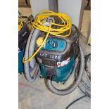 Makita 447M 110v vacuum cleaner c/w hose A736865