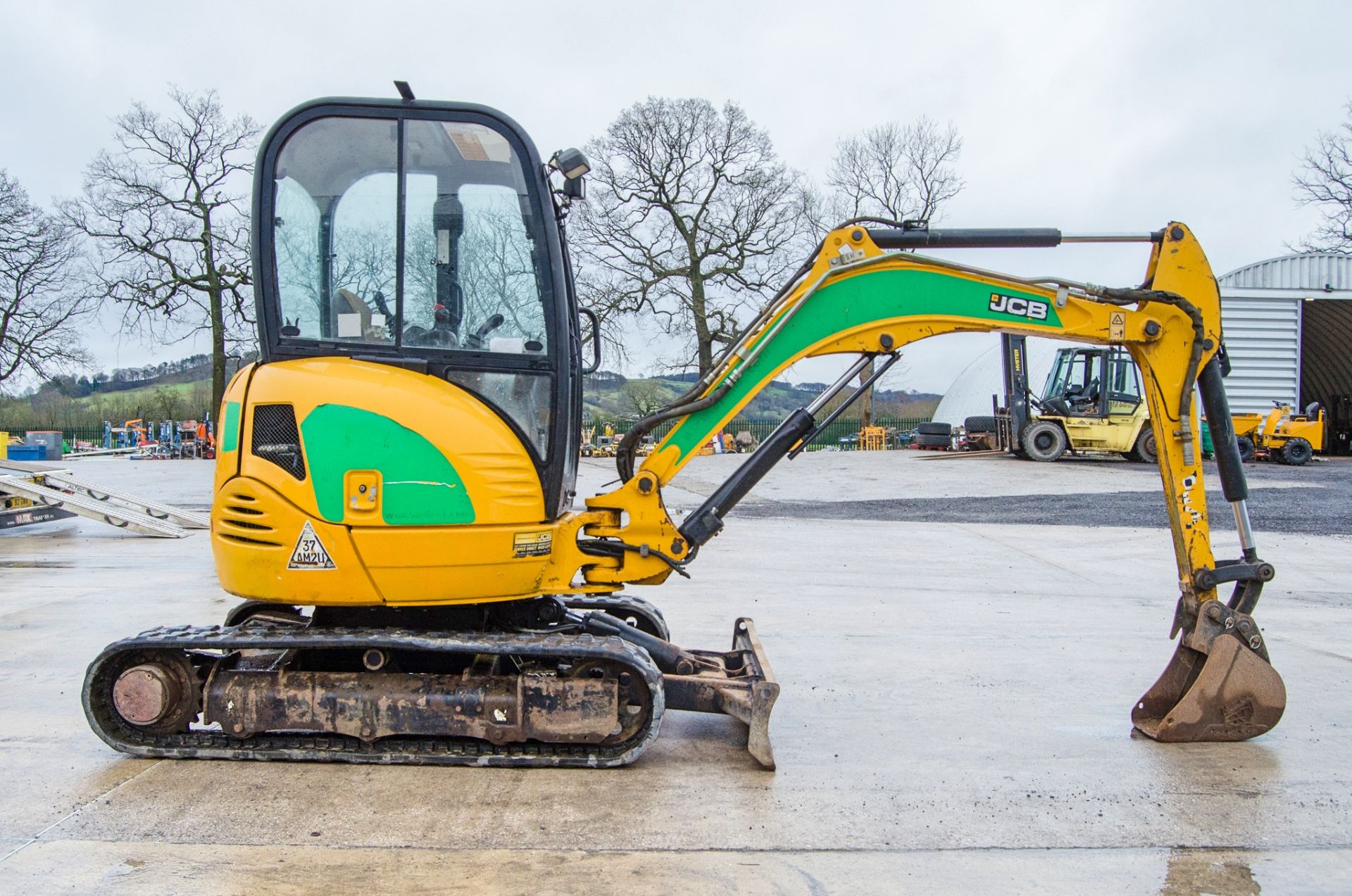 JCB 8025 ZTS 2.5 tonne rubber tracked mini excavator Year: 2015 S/N: 2226812 Recorded Hours: 2476 - Image 8 of 25