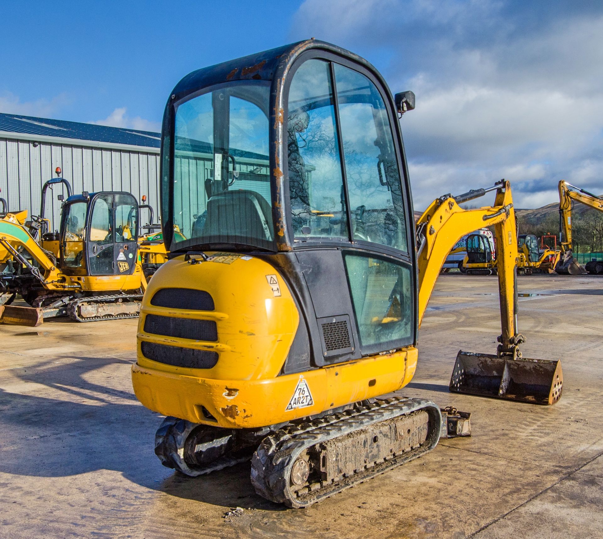 JCB 8018 CTS 1.5 tonne rubber tracked mini excavator Year: 2017 S/N: 245475 Recorded Hours: 2074 - Image 4 of 25