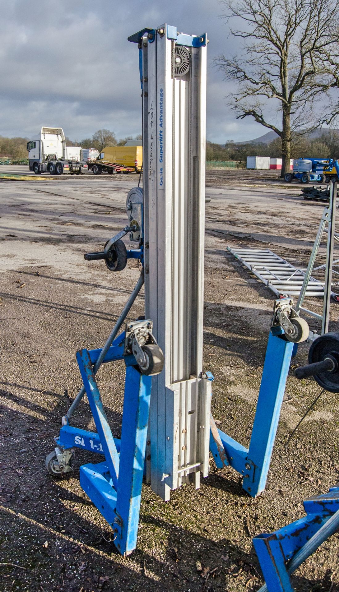 Genie SLA-10 manual material hoist c/w forks A756155