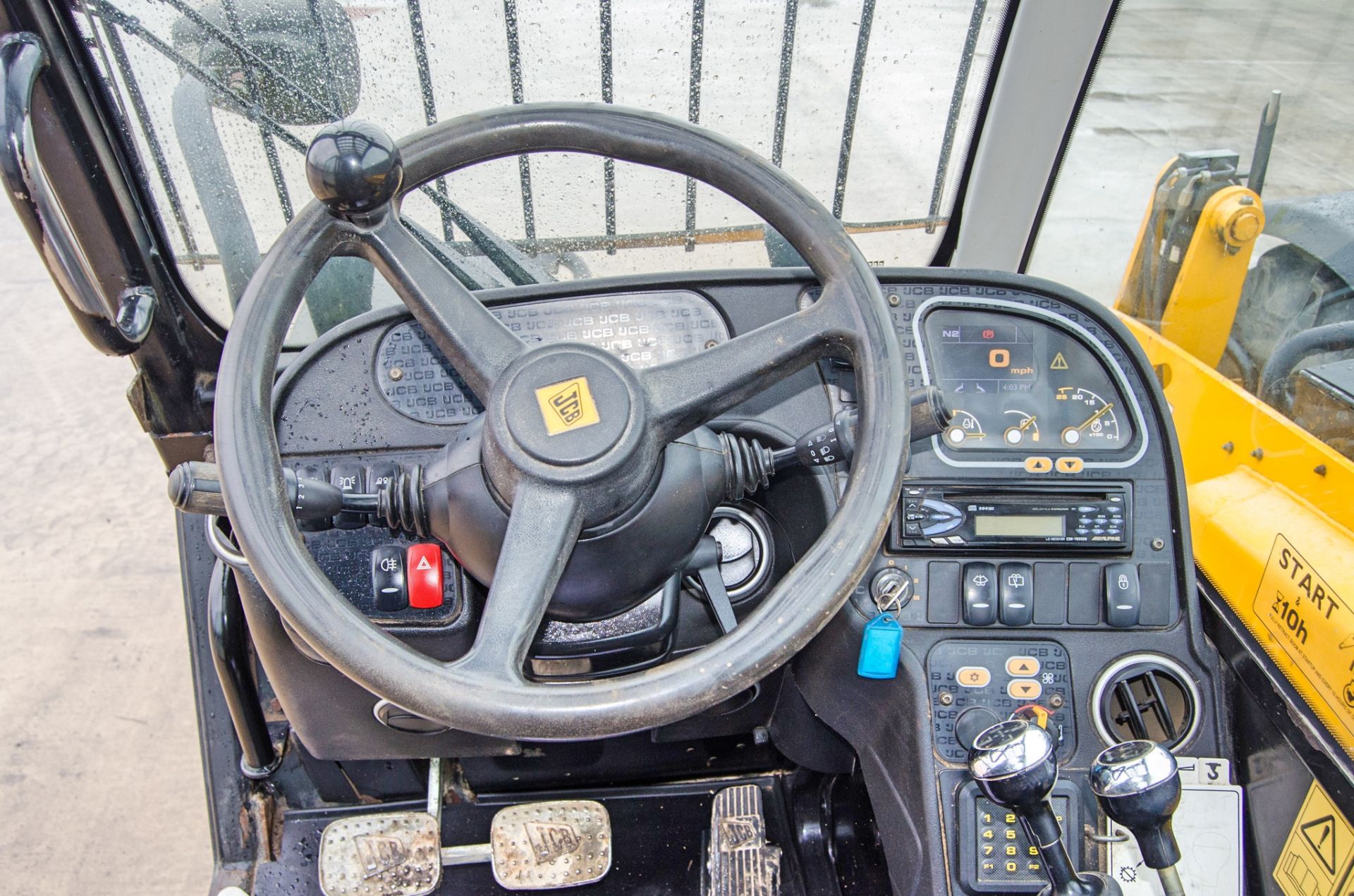 JCB 535-140 Hi-Viz T4i IIIB 14 metre telescopic handler Year: 2013 S/N: 2178333 Recorded Hours: 5812 - Image 18 of 25