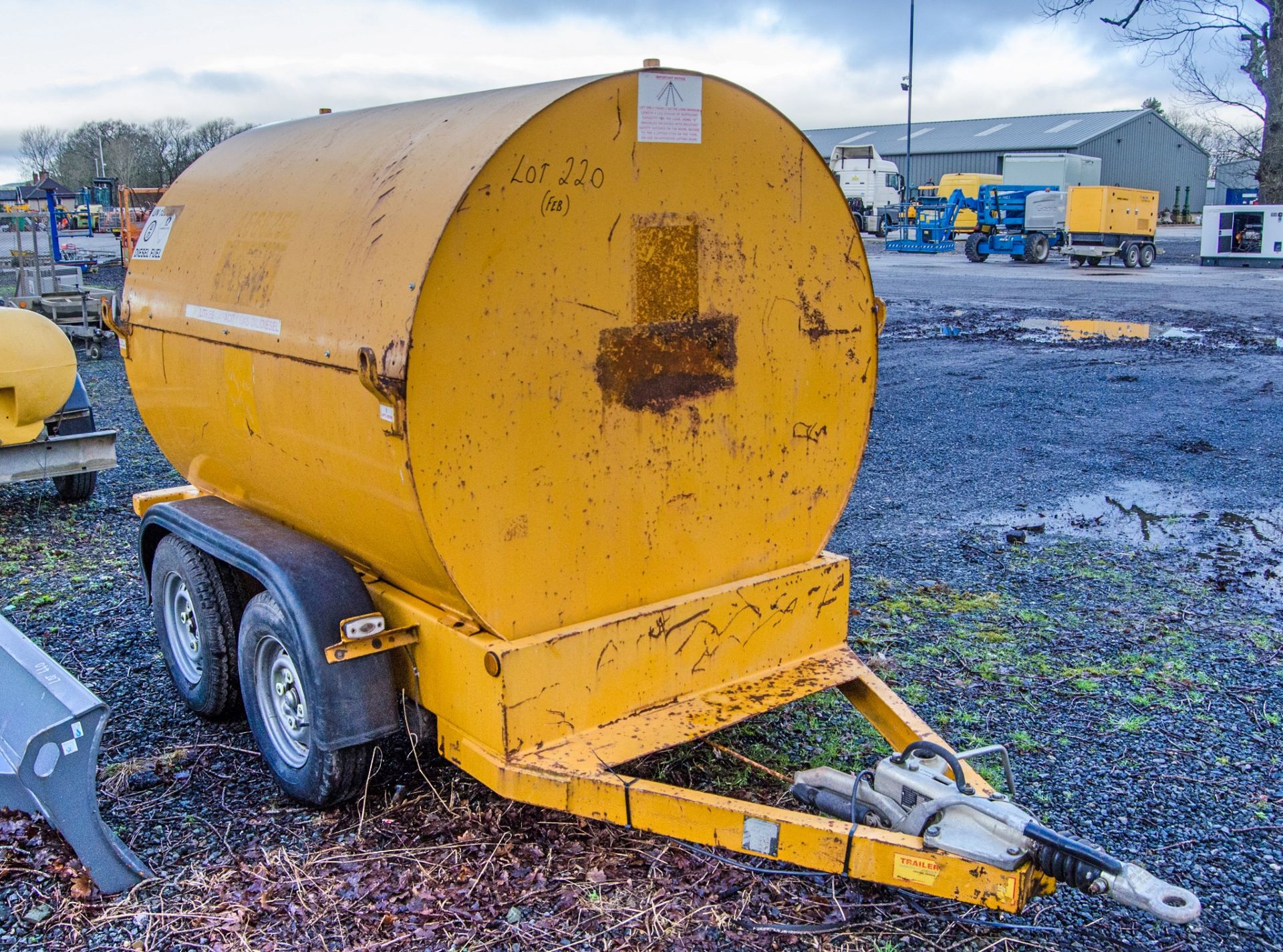 Trailer Engineering 2140 litre tandem axle fast tow bunded fuel bowser c/w manual pump, delivery - Image 2 of 7