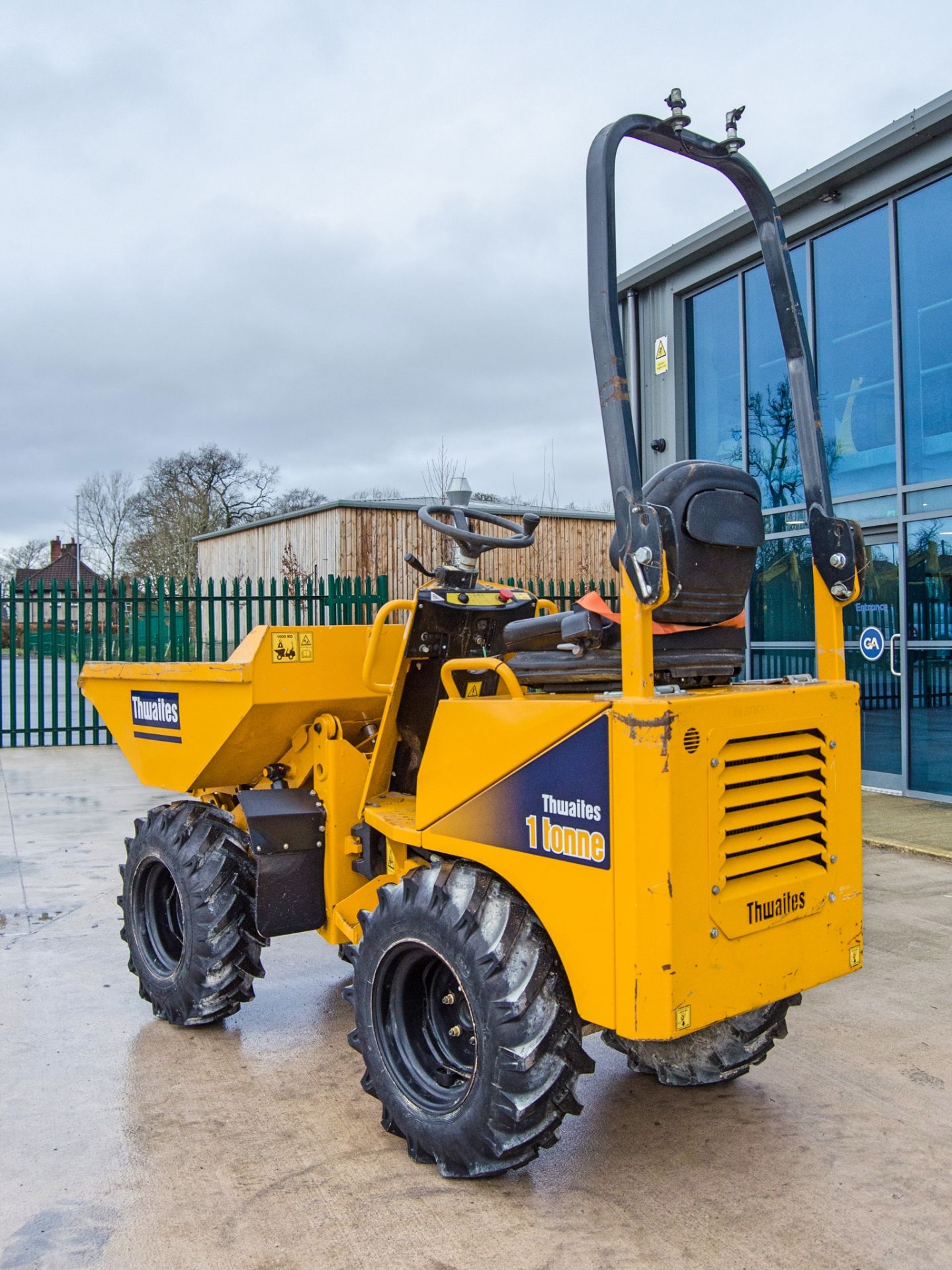 Thwaites 1 tonne hi-tip dumper Year: 2021 S/N: 210F4250 Recorded Hours: 379 - Image 4 of 22