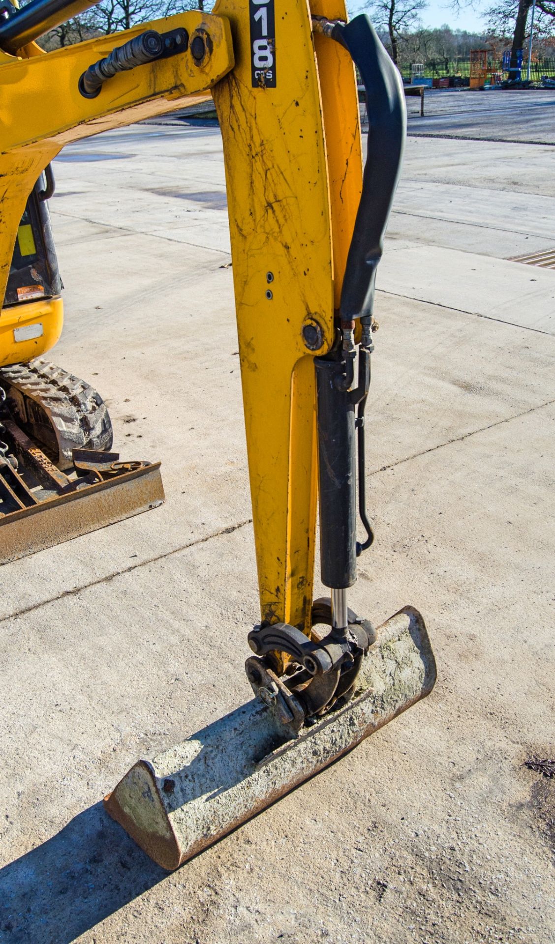 JCB 8018 CTS 1.5 tonne rubber tracked mini excavator Year: 2017 S/N: 2583619 Recorded Hours: 2700 - Image 15 of 26