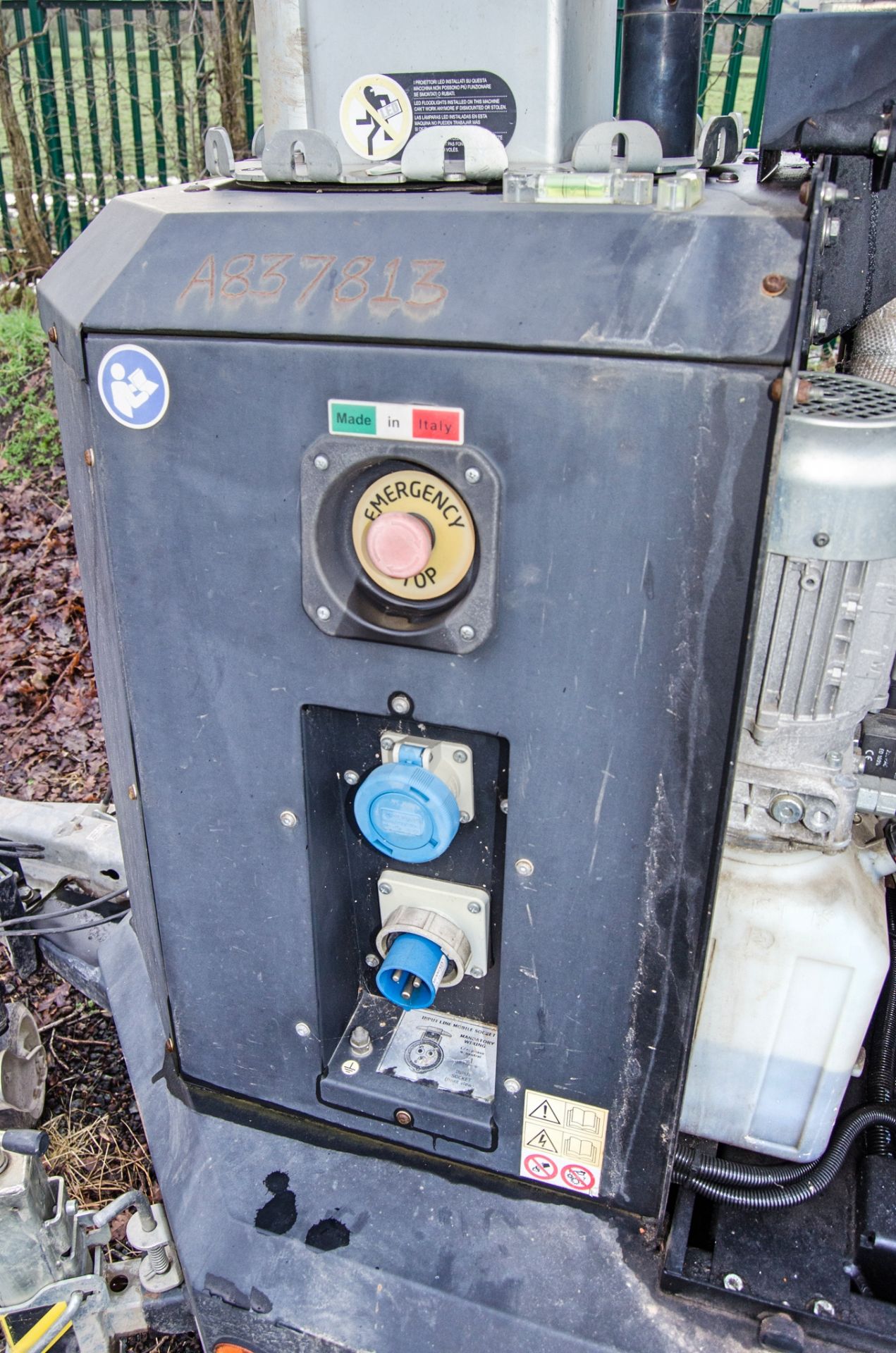 Generac V20 diesel driven 4-head LED fast tow mobile lighting tower Year: 2017 S/N: 1705275 Recorded - Image 12 of 12