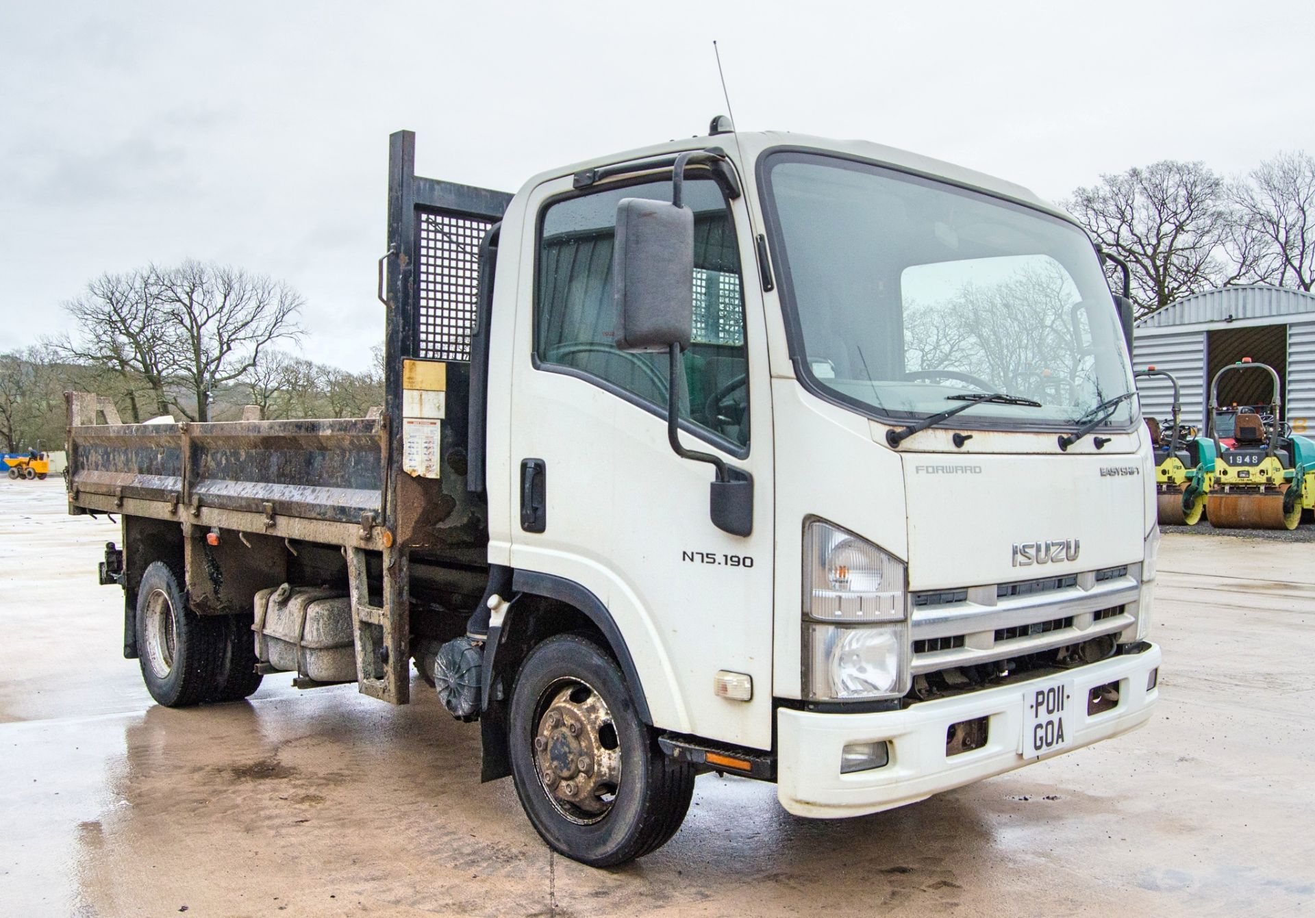 Isuzu N75.190 7.5 tonne automatic tipper lorry Registration Number: PO11 GOA Date of Registration: - Image 2 of 29