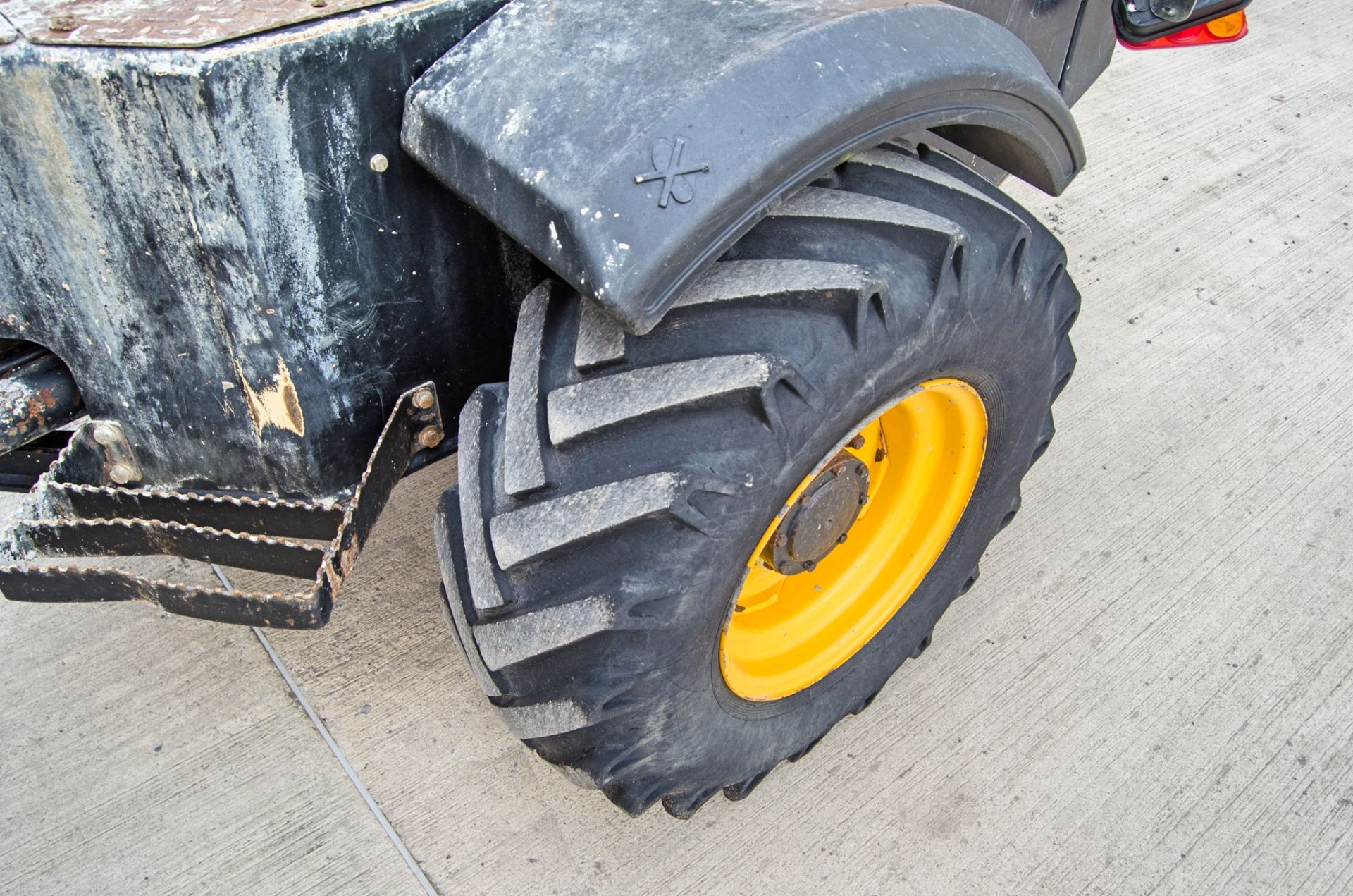 JCB 3 tonne swivel skip dumper Year: 2016 S/N: EGGRF9860 Recorded Hours: 1504 c/w V5C certificate - Image 16 of 26