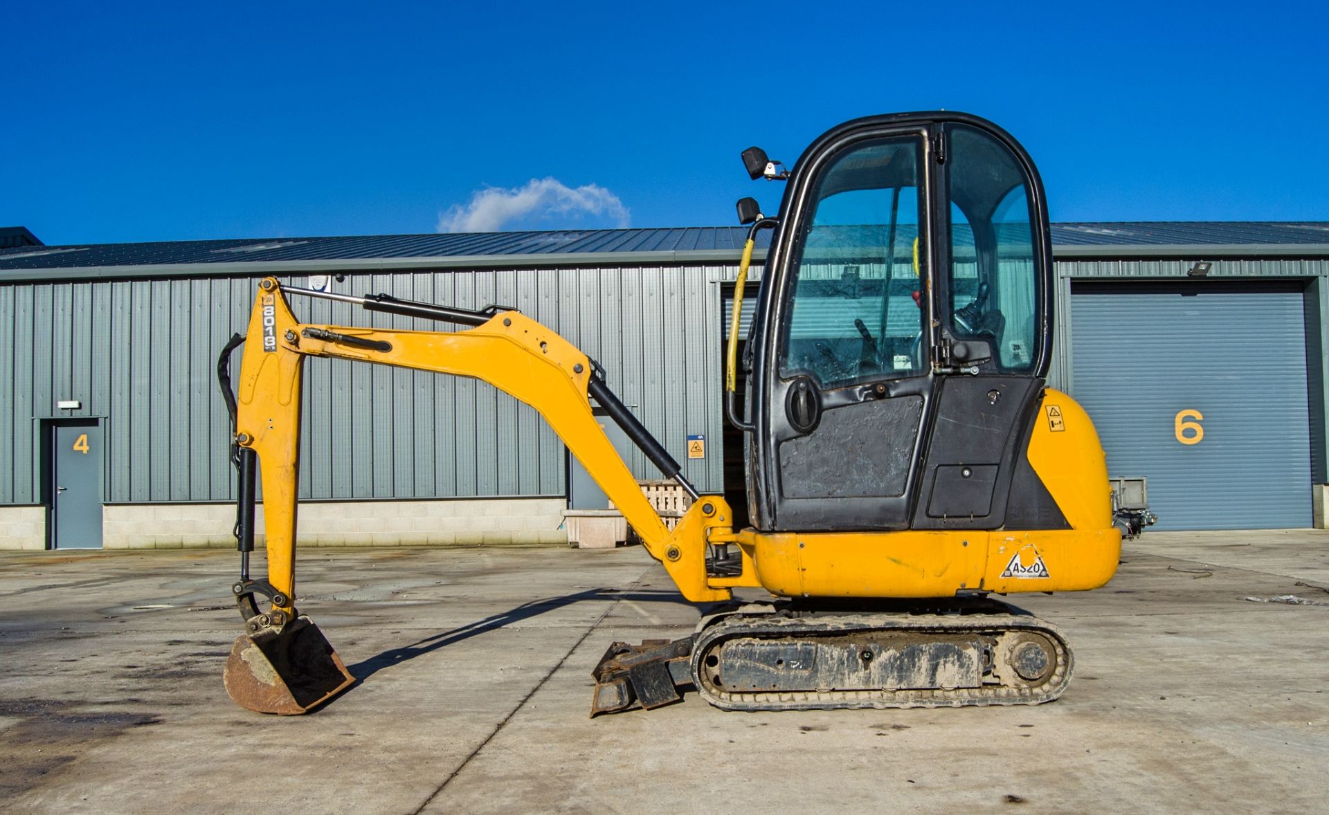 JCB 8018 CTS 1.5 tonne rubber tracked mini excavator Year: 2017 S/N: 2583619 Recorded Hours: 2700 - Image 7 of 26