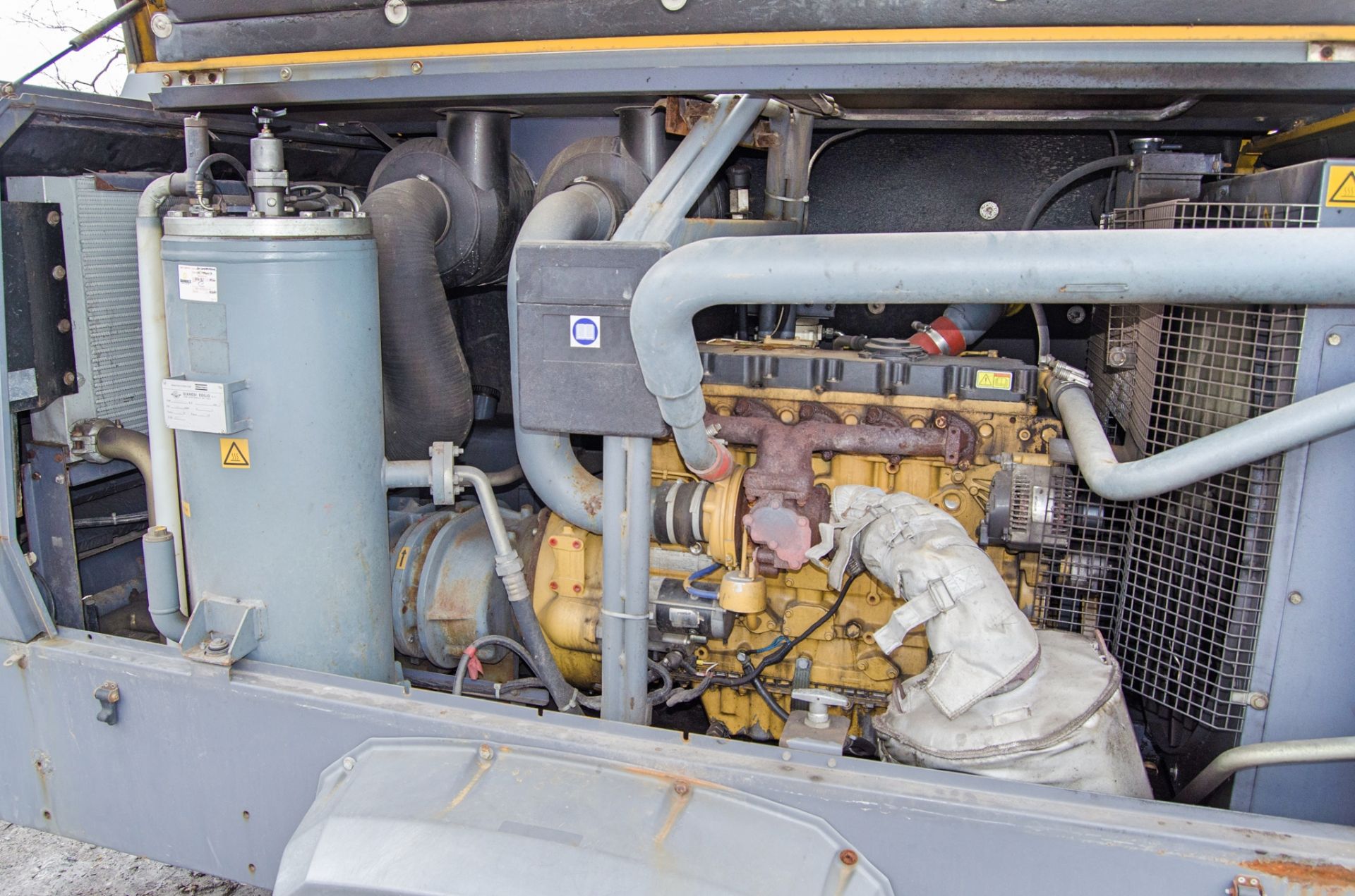 Atlas Copco XAHS 237 diesel driven fast tow mobile air compressor Year: 2008 S/N: 80731015 - Image 8 of 9