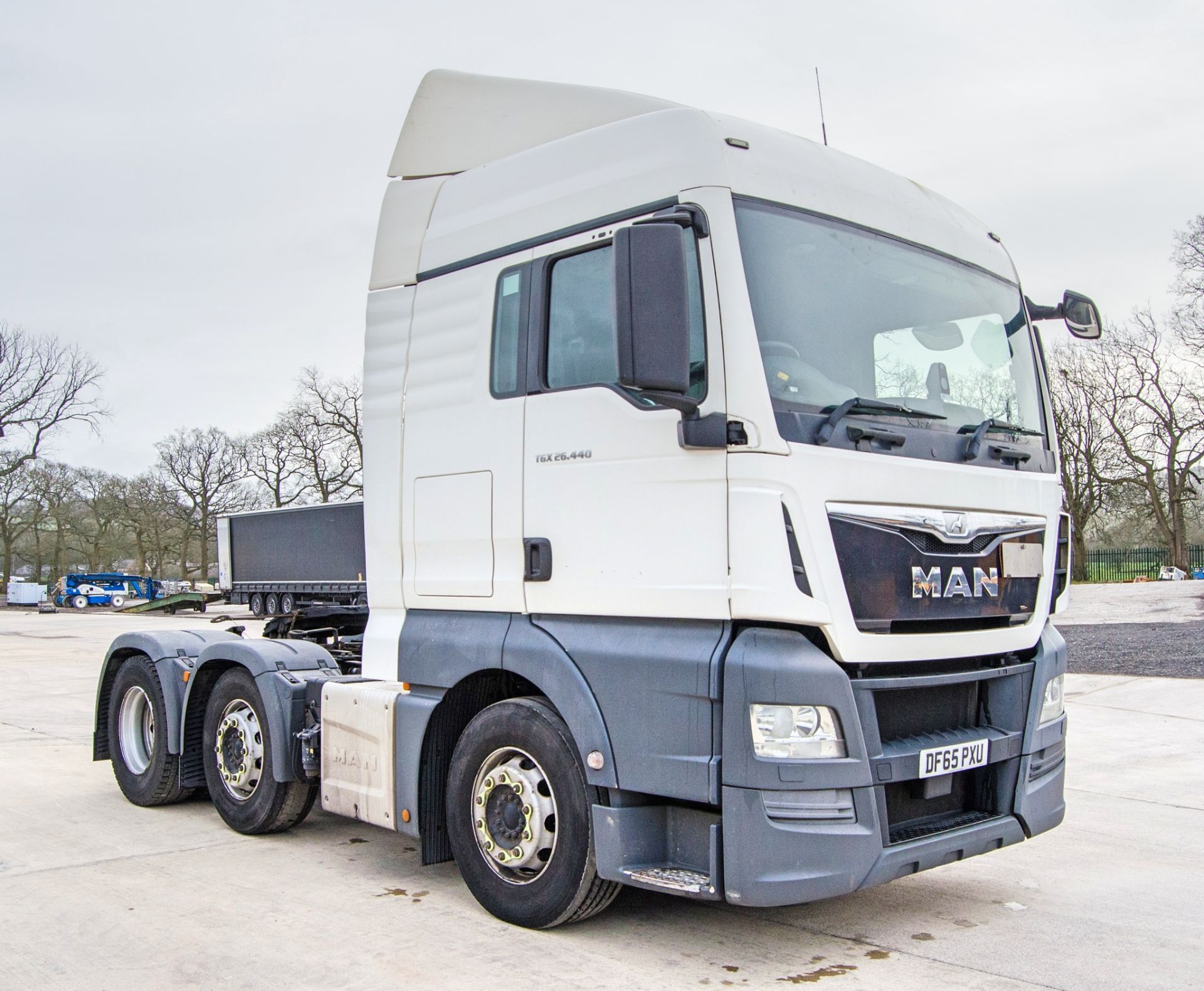 MAN TGX 26.440 Euro 6 tractor unit Registration Number: DF65 PXU Date of Registration: 02/12/2015 - Image 2 of 27