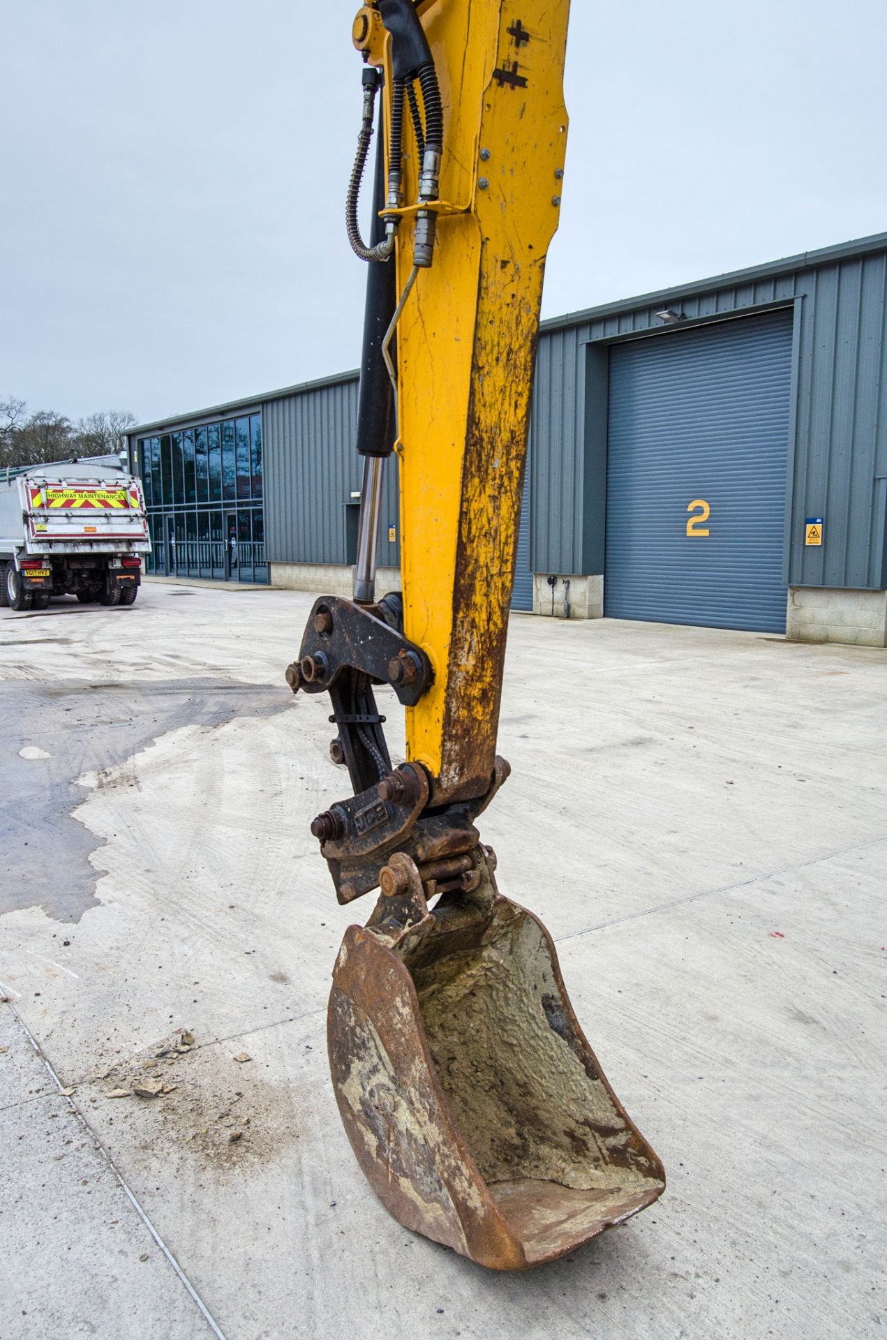 JCB 85Z-1 8.5 tonne rubber tracked excavator Year: 2017 S/N: 2501035 Recorded Hours: 3462 blade, - Image 14 of 28