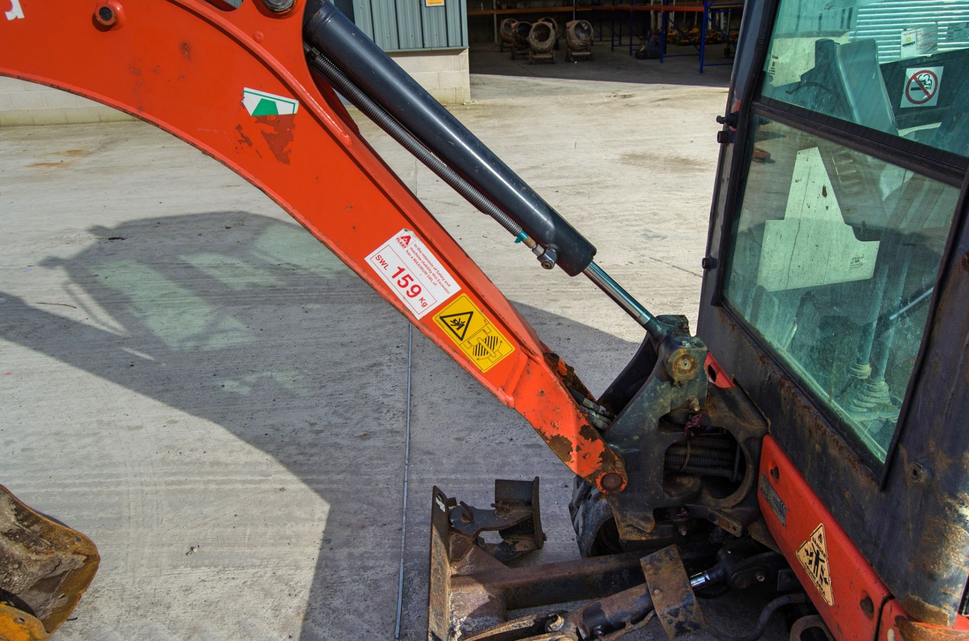 Kubota KX016-4 1.5 tonne rubber tracked excavator Year: 2017 S/N: 61044 Recorded Hours: 2260 - Image 17 of 26