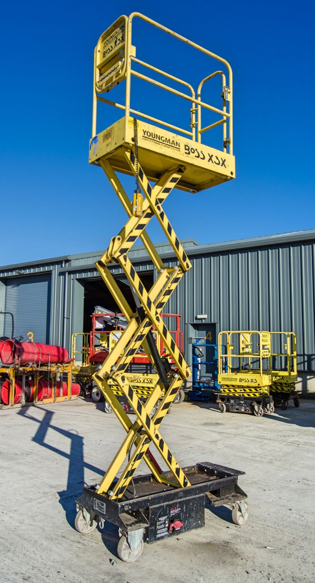 Youngman Boss X3X battery electric push around scissor lift access platform Year: 2011 S/N: 32053 - Image 5 of 8