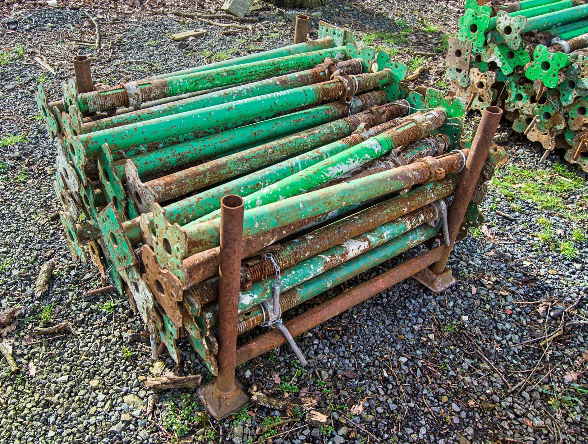 Stillage of adjustable steel props