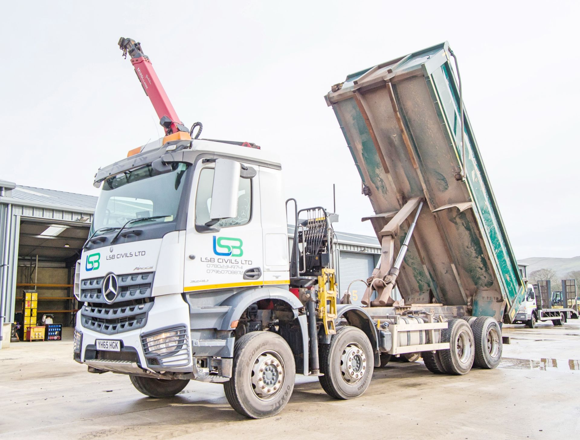 Mercedes Benz 3240 Arocs 32 tonne 8x4 tipper grab lorry Registration Number: YH65 HGK Date of - Image 9 of 38