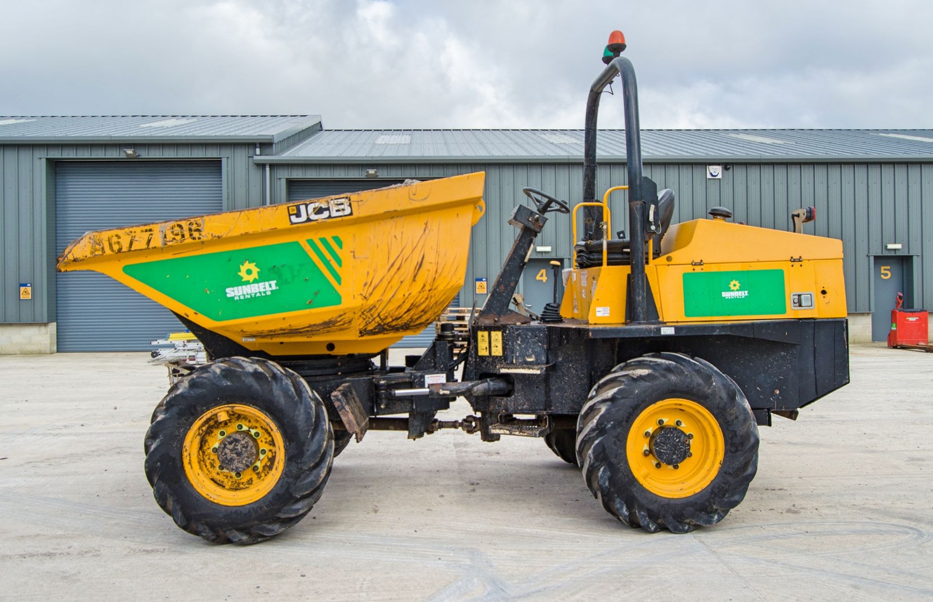 JCB 6 tonne swivel skip dumper Year: 2015 VIN: SLBD1DJJEFFRL8471 Recorded Hours: 1497 Weight: 4410 - Image 7 of 23