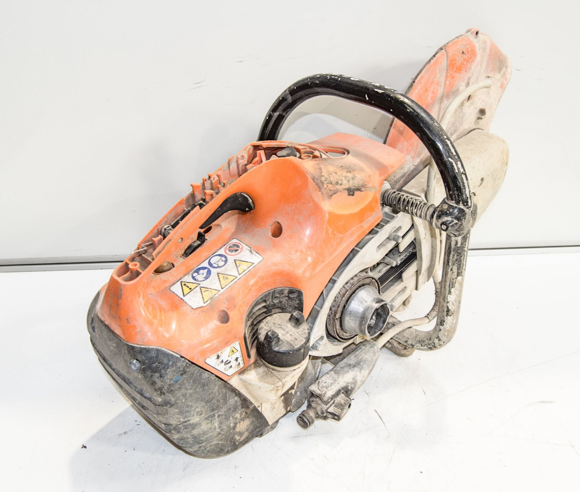 Stihl TS410 petrol driven cut off saw ** Top switch and pull cord assembly missing ** - Image 2 of 2