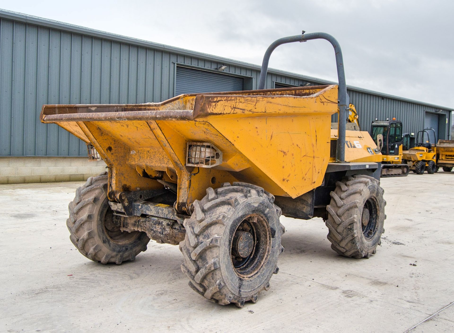 Terex TA6 6 tonne straight skip dumper Year: 2013 S/N: ED1MS3949 Recorded Hours: 2740 c/w V5C