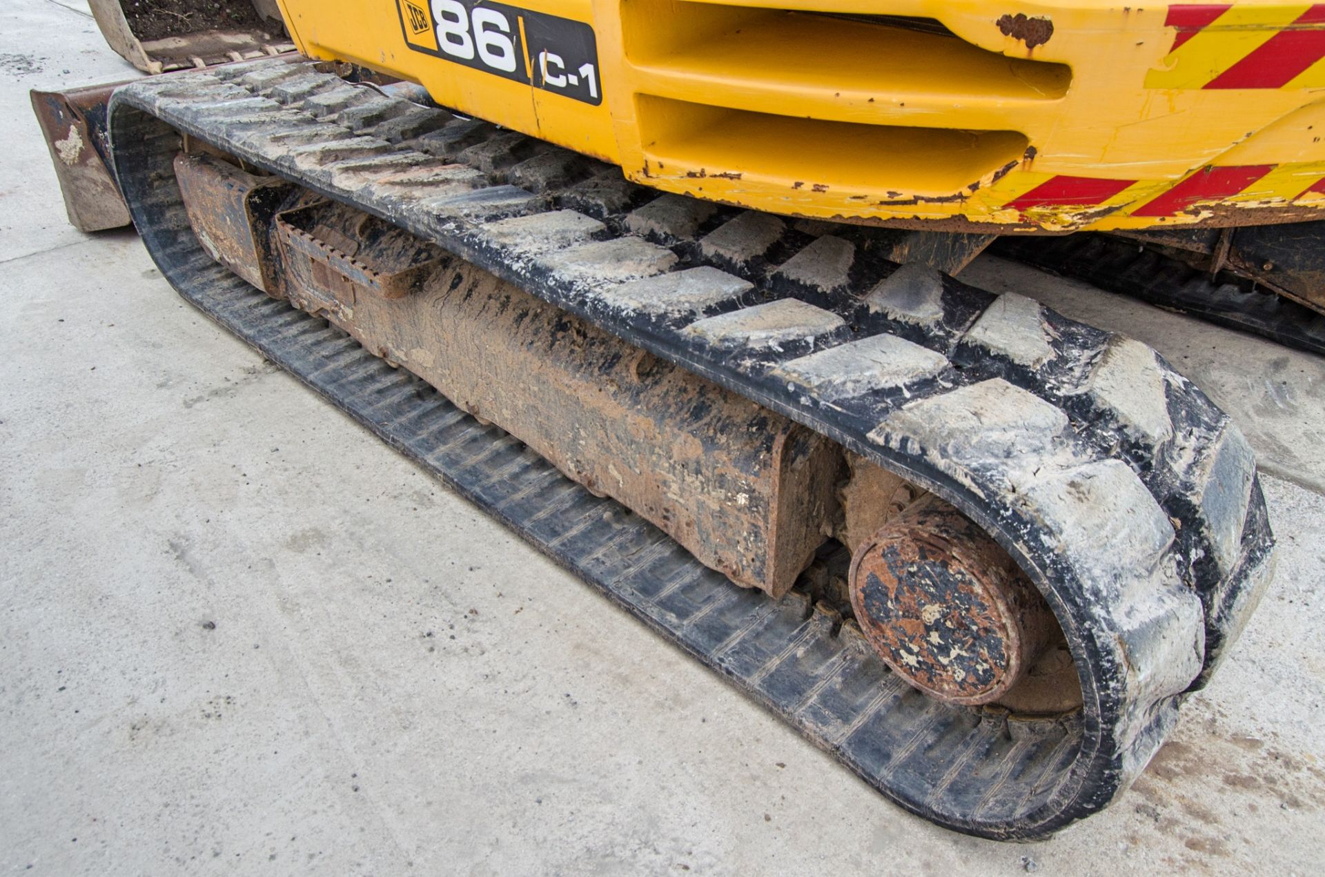 JCB 86C-1 8.5 tonne rubber tracked excavator Year: 2014 S/N: 2249525 Recorded Hours: 7036 blade, - Image 9 of 26