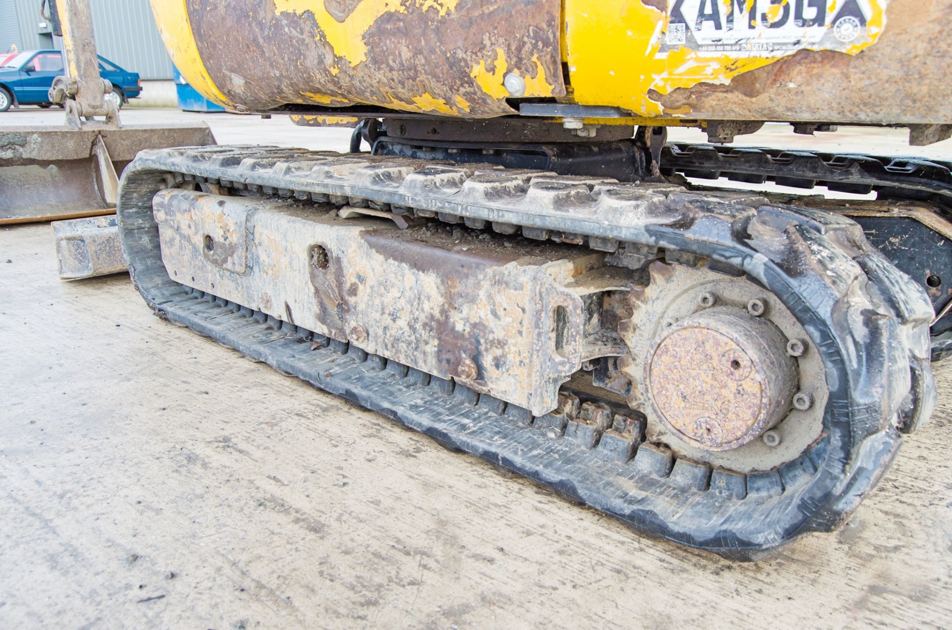 JCB 8016 1.5 tonne rubber tracked mini excavator Year: 2015 S/N: 2071800 Recorded Hours: 2622 blade, - Image 12 of 23