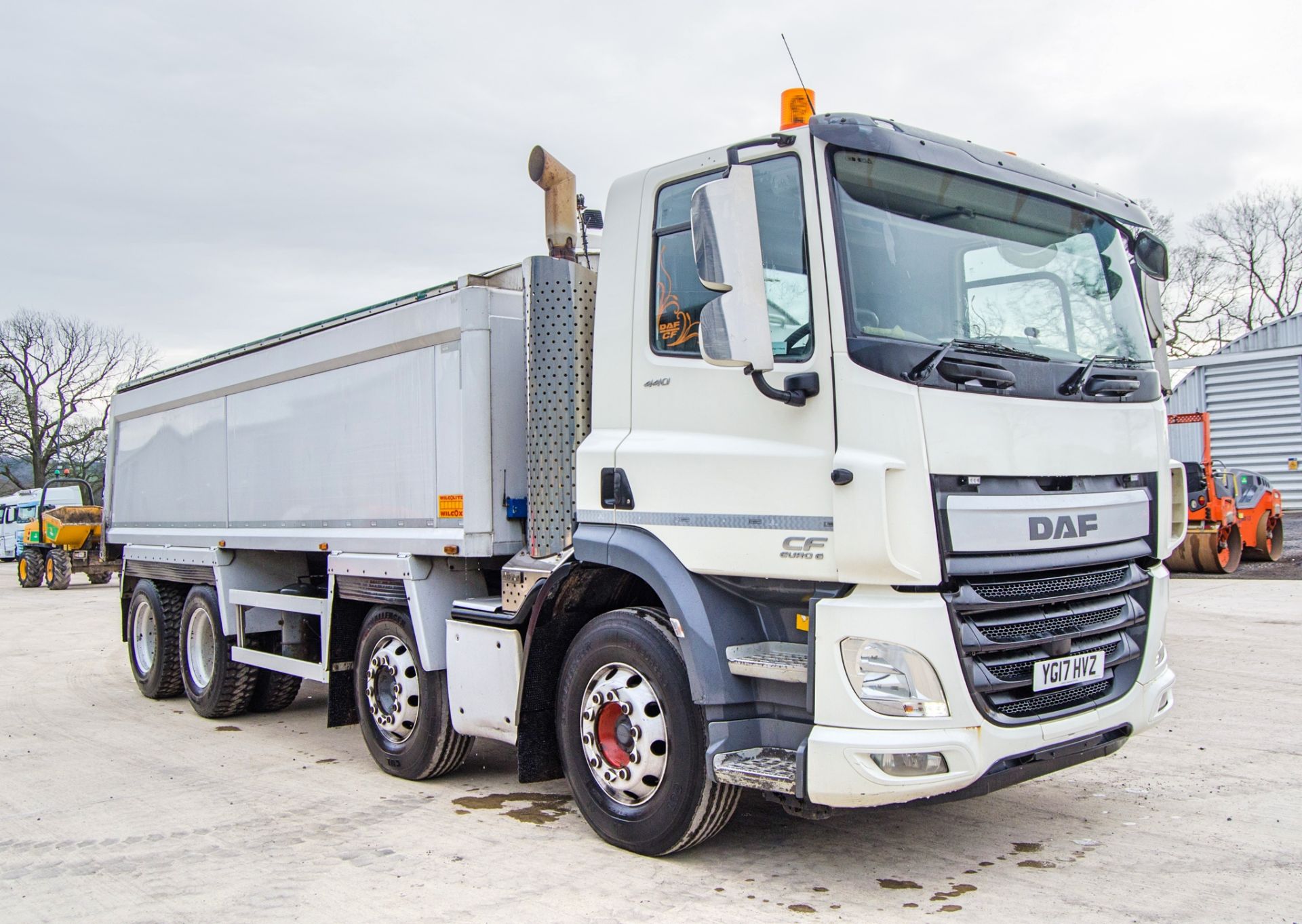 DAF 440 CF Euro 6 8x4 32 tonne tipper lorry Registration Number: YG17 HVZ Date of Registration: 10/ - Image 2 of 33