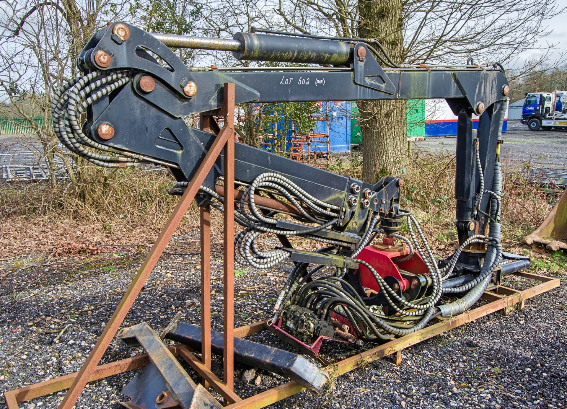 Hydraulic grab lorry crane