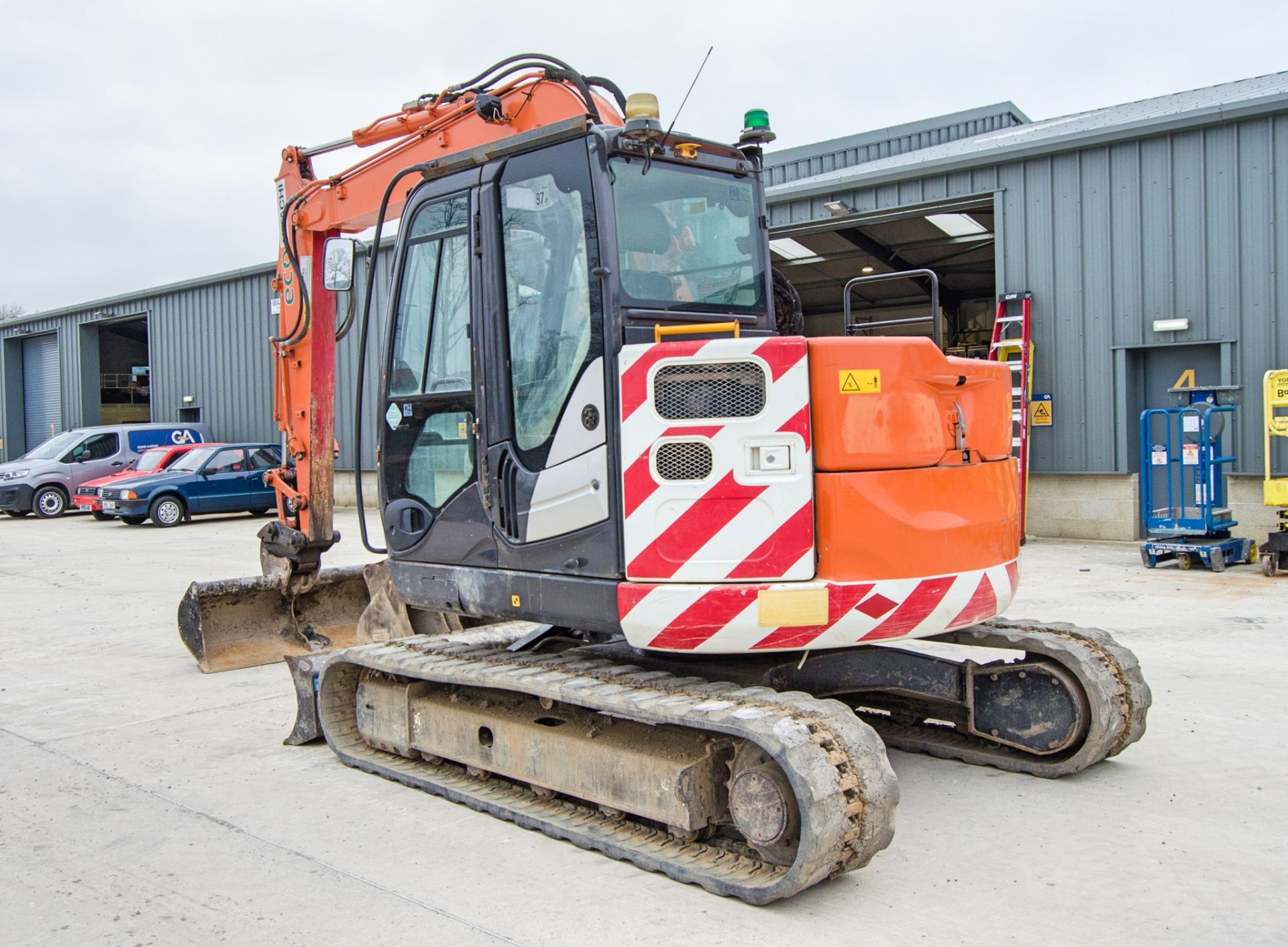 Hitachi ZX85US-5A 8.5 tonne rubber tracked excavator Year: 2017 S/N: 81309 Recorded Hours: 6113 - Image 4 of 28