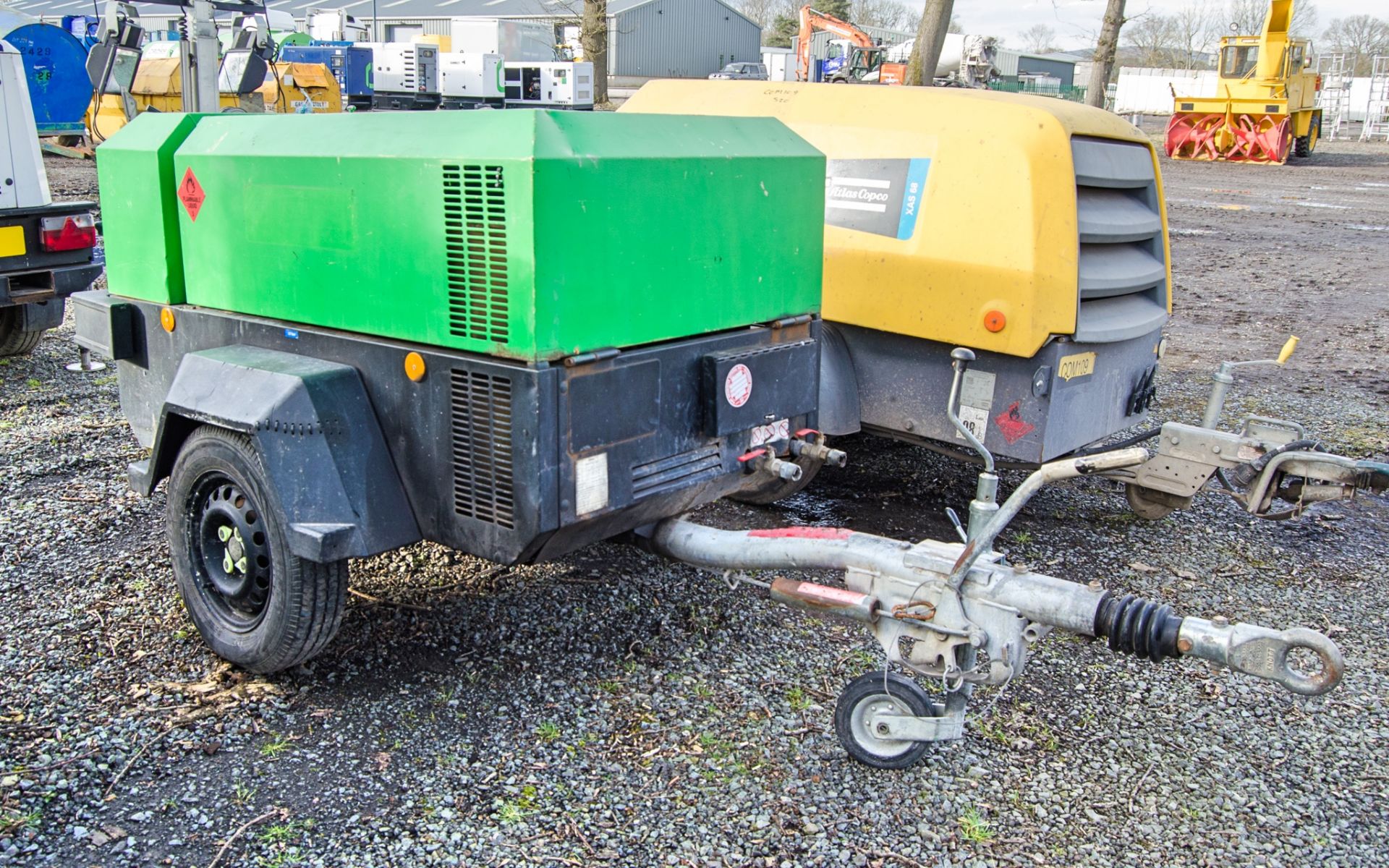 Doosan 741 diesel driven fast tow mobile air compressor Year: 2011 S/N: 430670 Recorded hours: - Image 2 of 7