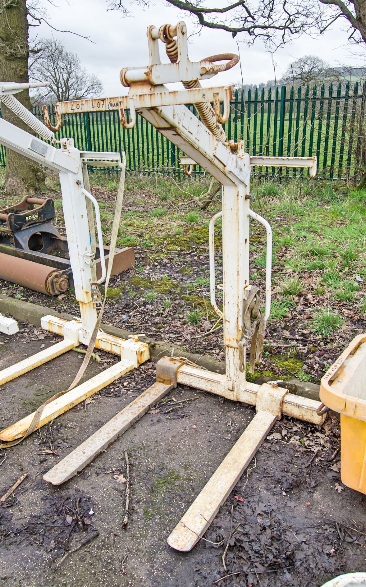 2 tonne self-balancing crane forks 150289