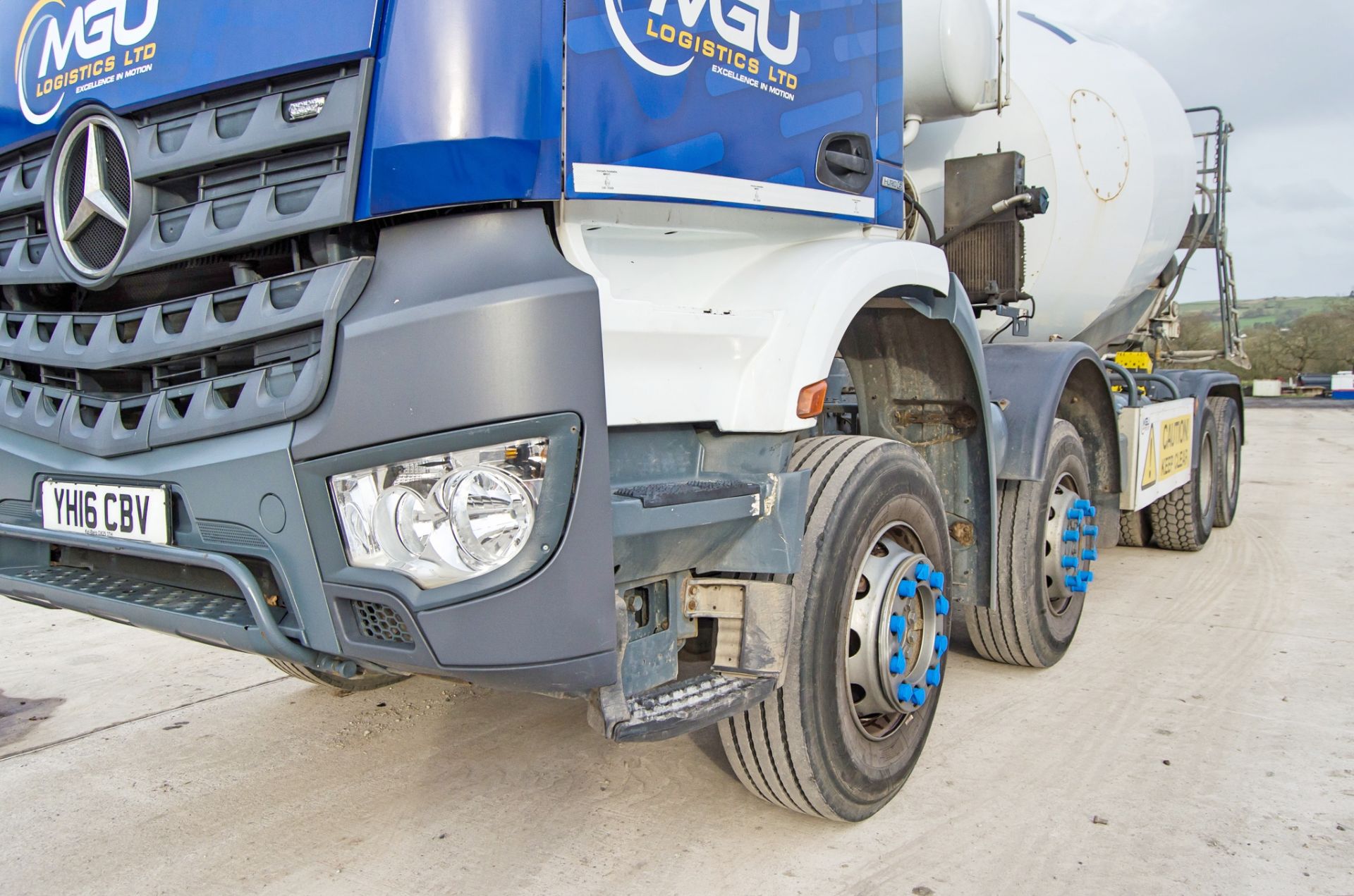 Mercedes Benz Arocs Euro 6 32 tonne 8x4 mixer lorry Registration Number: YH16 CBV Date of - Image 9 of 29