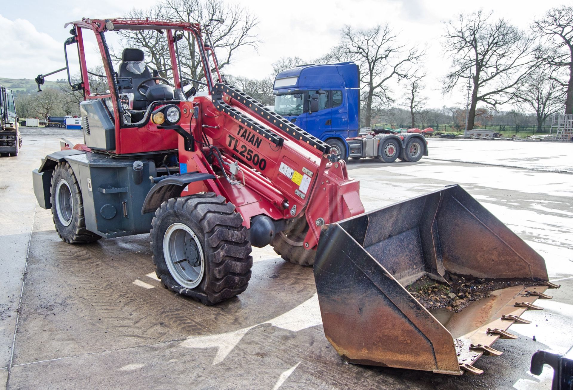 Taian TL2500 5 metre telescopic handler S/N: M1513188 Recorded Hours: Not shown (No power to the - Image 2 of 29