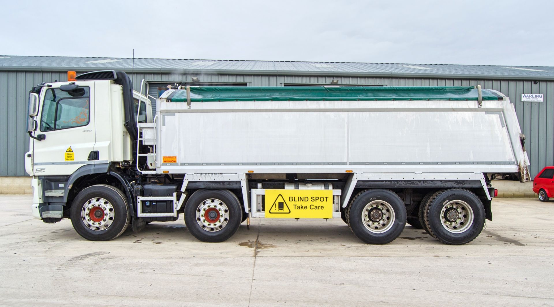 DAF 440 CF Euro 6 8x4 32 tonne tipper lorry Registration Number: YG17 HVZ Date of Registration: 10/ - Image 7 of 33