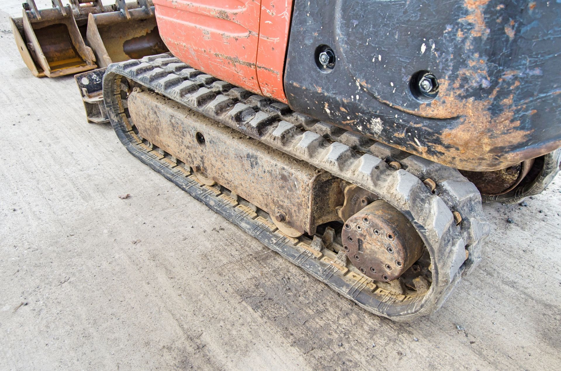Kubota K008-3 0.8 tonne rubber tracked micro excavator Year: 2014 S/N: H25912 Recorded Hours: 2643 - Image 11 of 25