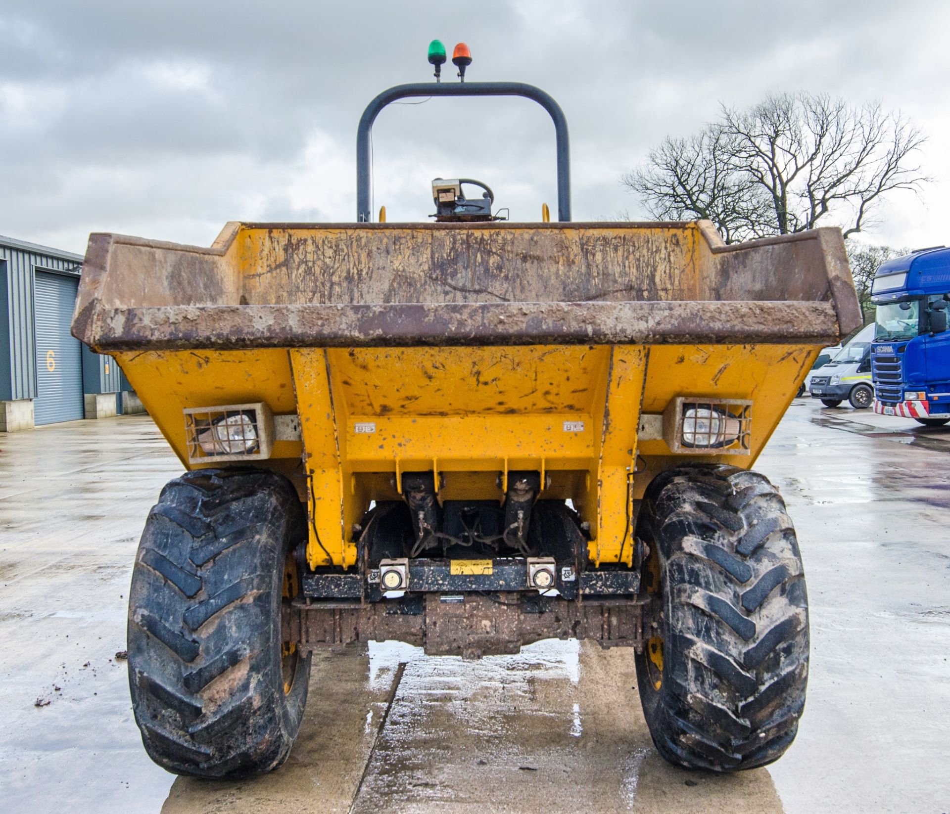 JCB 9 tonne straight skip dumper Year: 2016 S/N: EGGRM9904 Recorded Hours: 2214 A727227 - Image 5 of 23