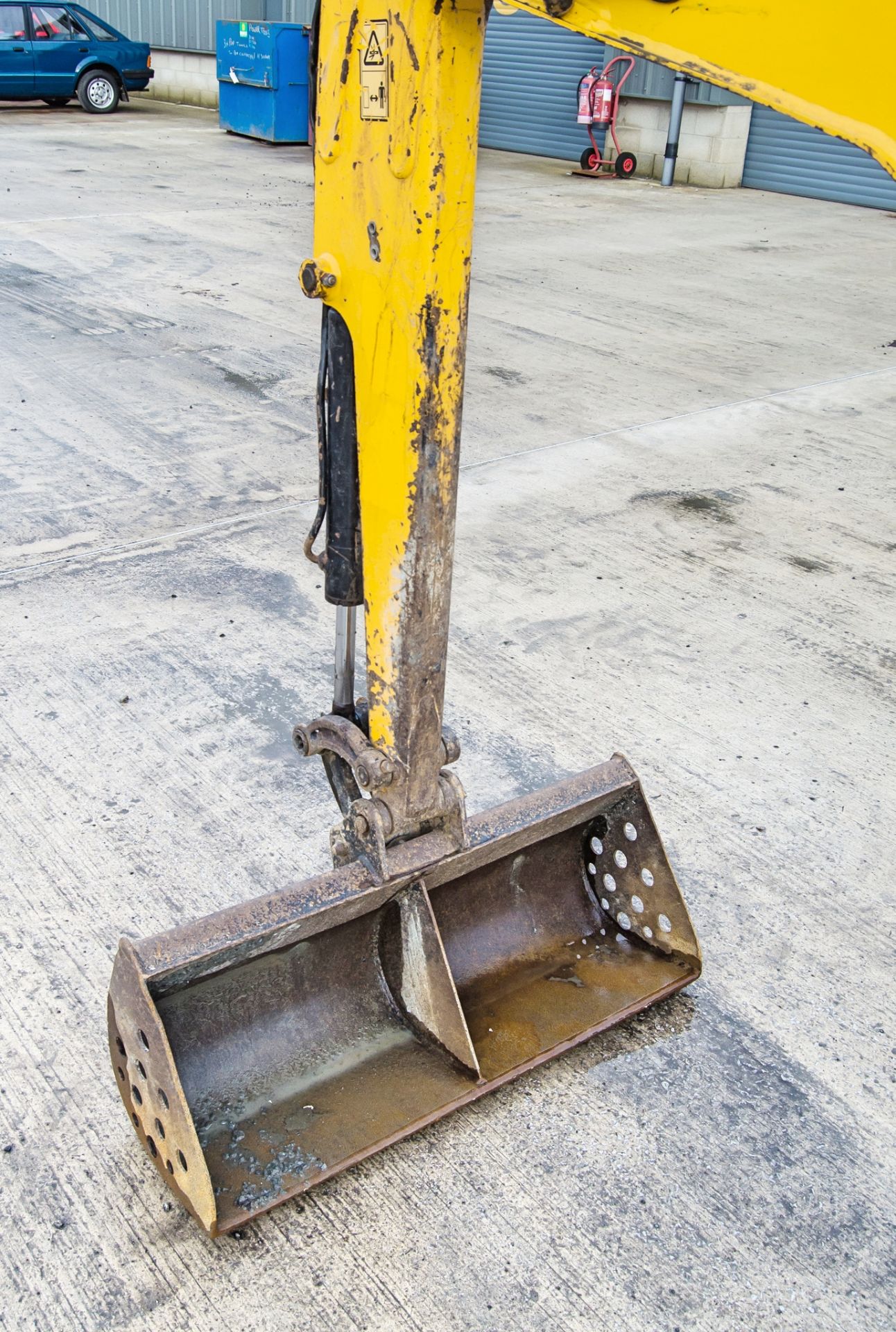 JCB 8016 1.5 tonne rubber tracked mini excavator Year: 2015 S/N: 2071800 Recorded Hours: 2622 blade, - Image 14 of 23