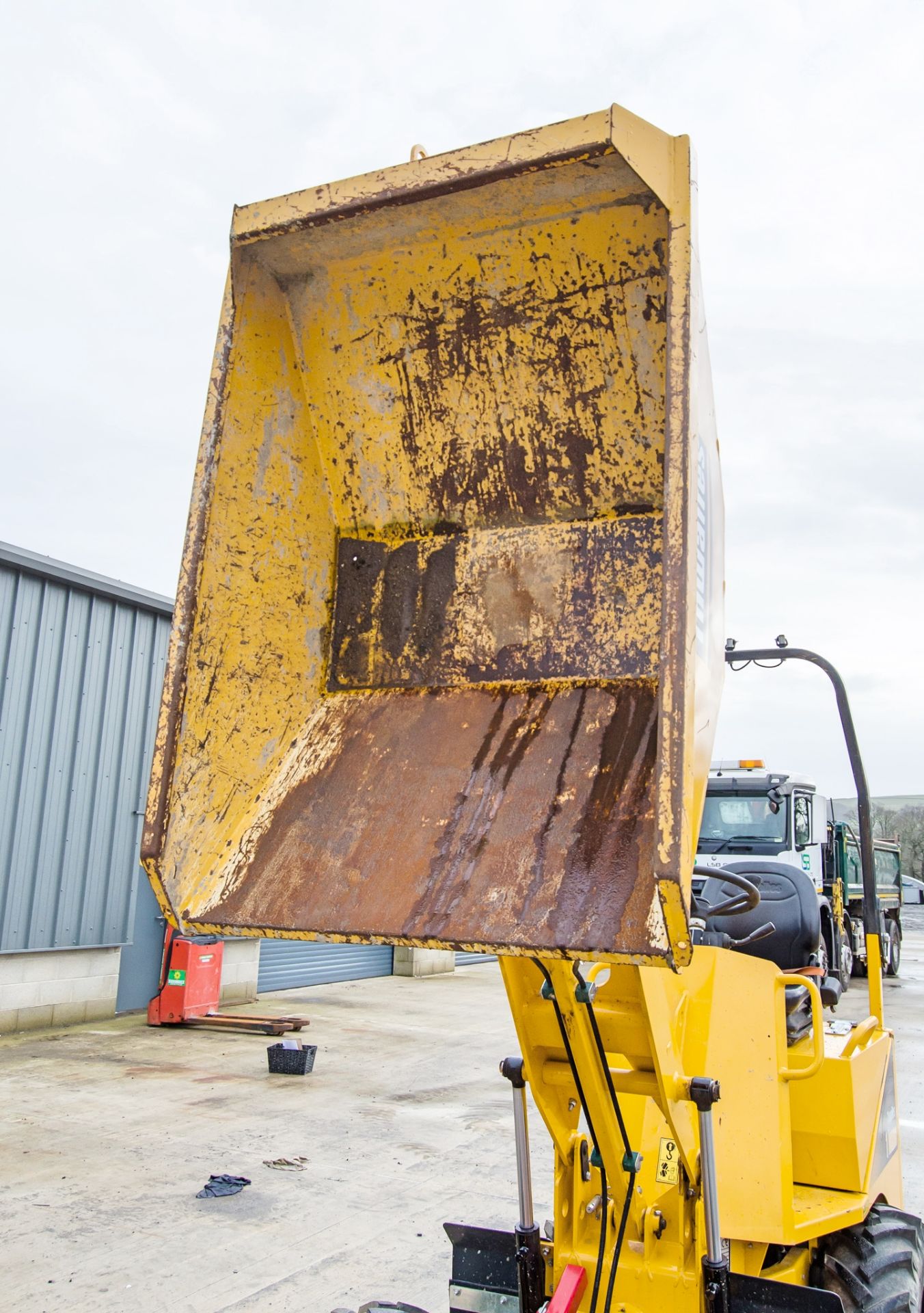 Thwaites 1 tonne hi-tip dumper Year: 2021 S/N: 2101F4623 Recorded Hours: 196 2107TWT913 - Image 10 of 22