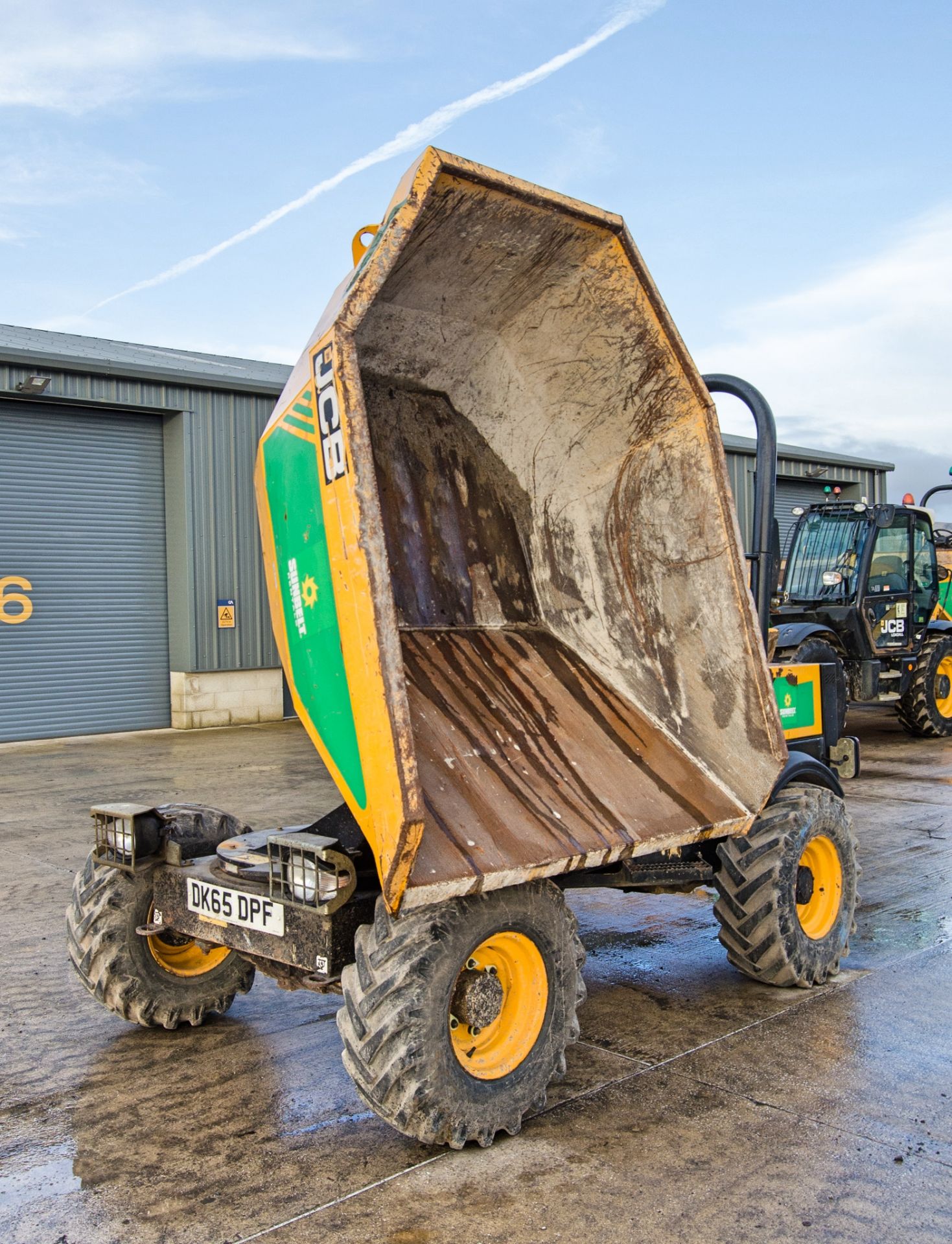 JCB 3 tonne swivel skip dumper Year: 2016 S/N: EGGRF9576 Recorded Hours: 1731 c/w V5C certificate - Image 9 of 21