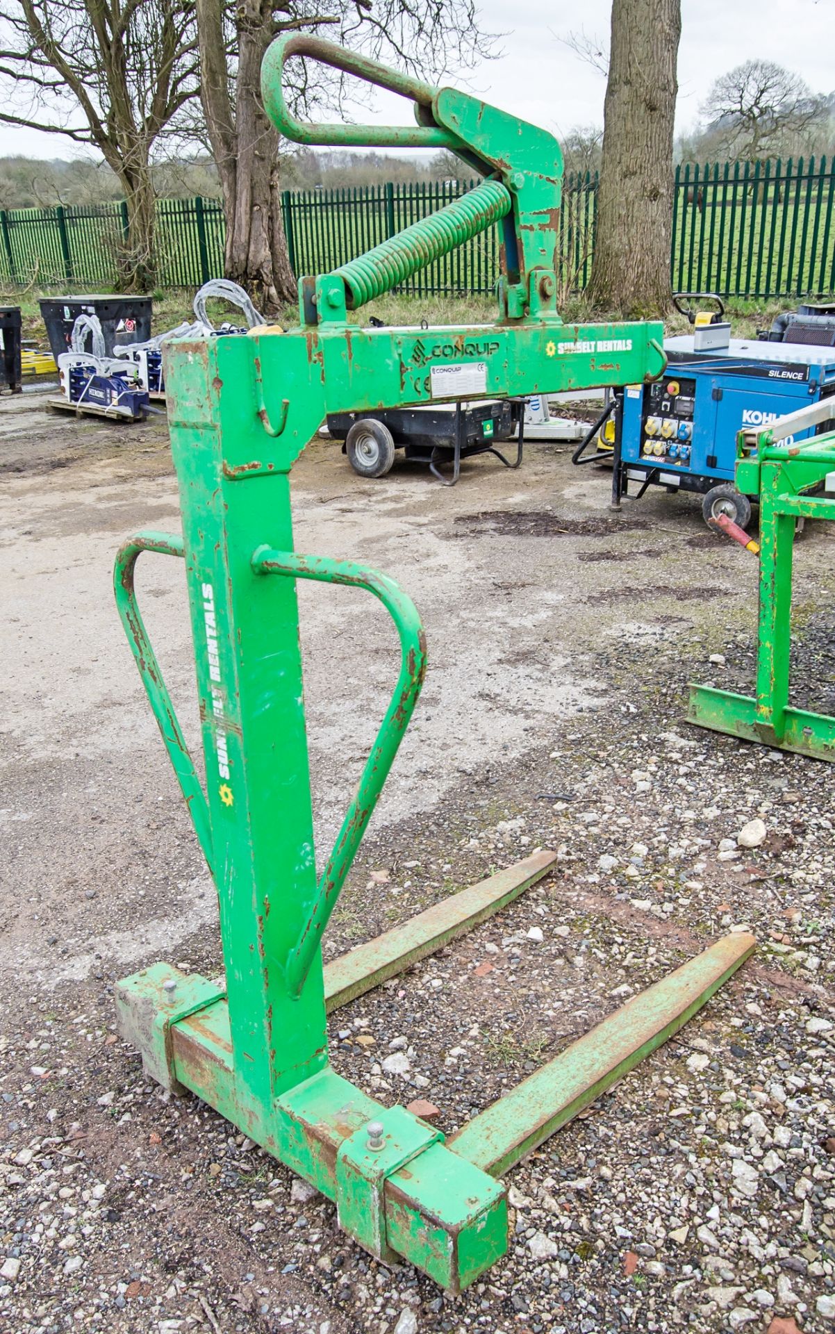 Conquip 2 tonne self balancing crane forks A578125 - Image 2 of 2