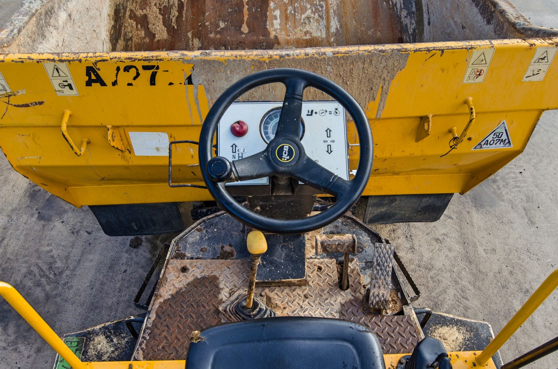 JCB 9 tonne straight skip dumper Year: 2016 S/N: EGGRM0110 Recorded Hours: 1802 A727229 - Image 18 of 23