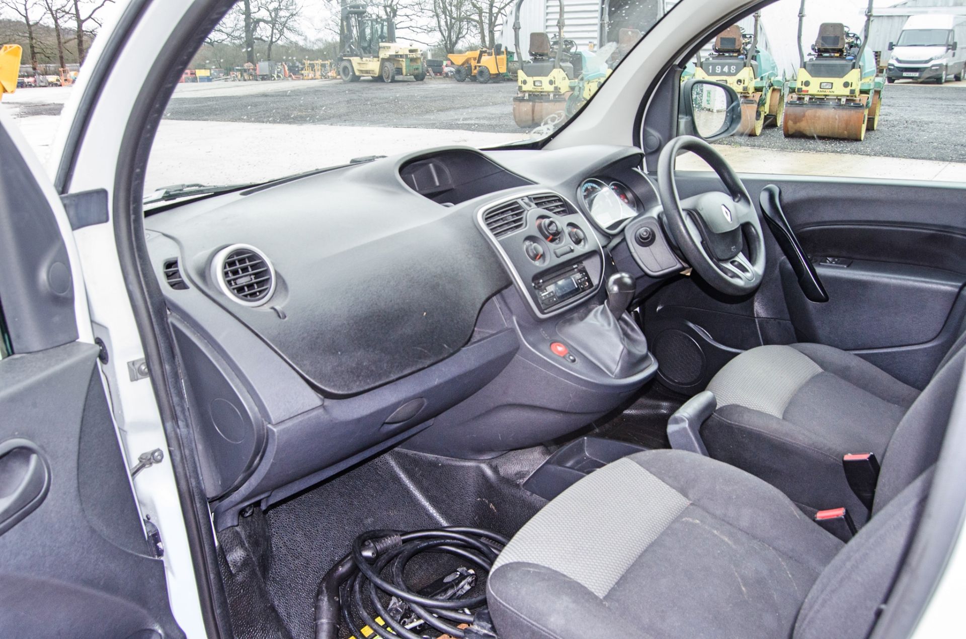 Renault Kangoo ML20 I ZE Business electric refrigerator panel van Registration Number: MW70 LDY Date - Image 19 of 28