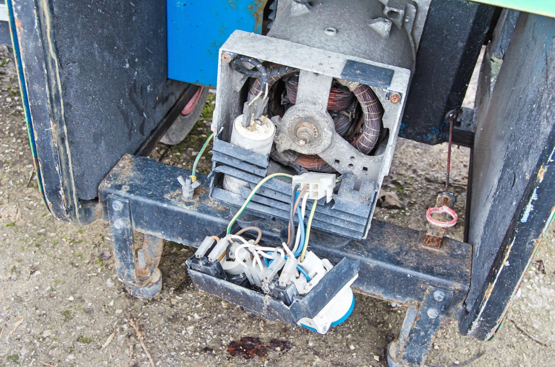 6 kva diesel driven generator ** Sockets broken off ** A698875 - Image 3 of 3