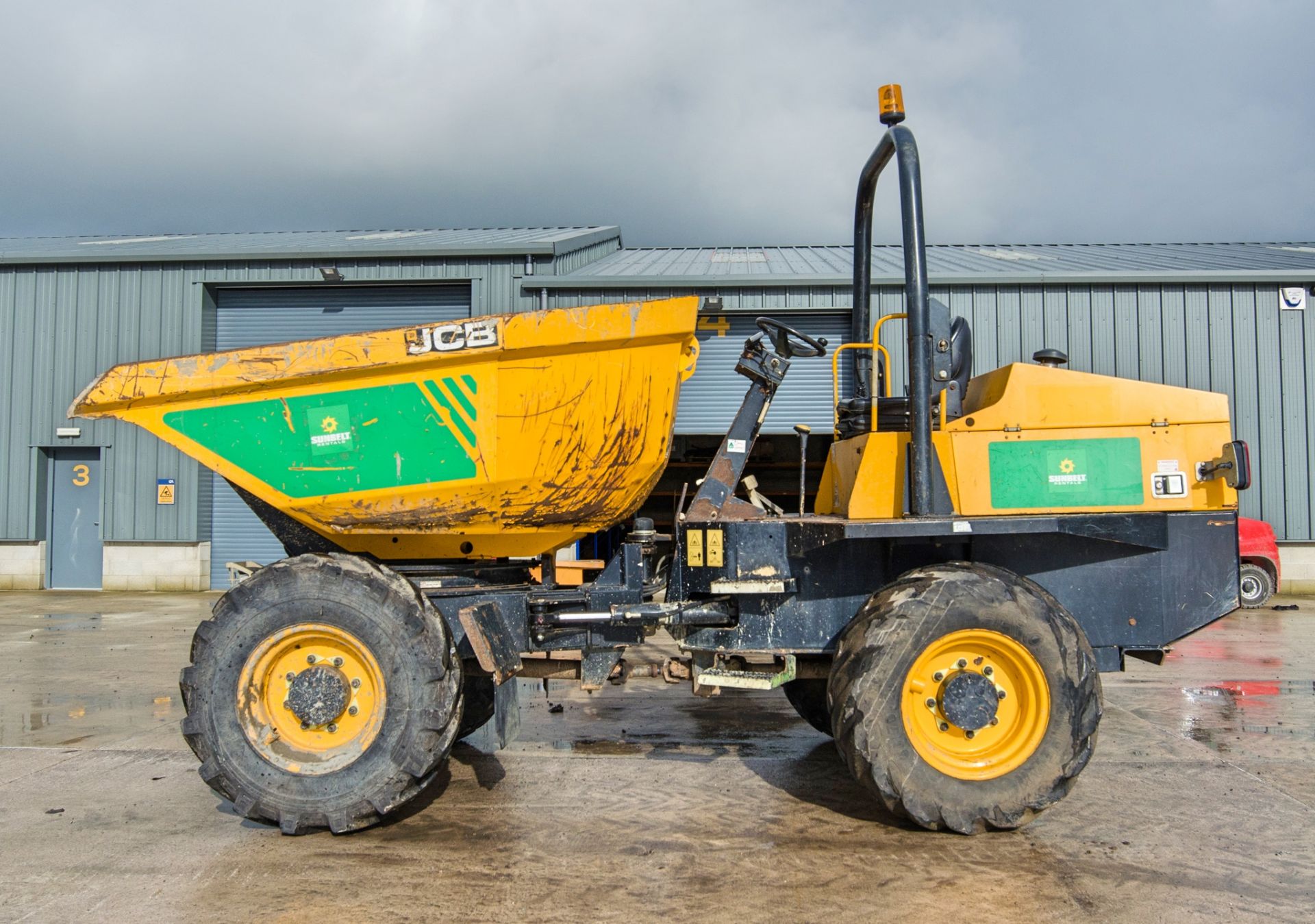 JCB 6 tonne swivel skip dumper Year: 2015 S/N: EFFRL8710 Recorded Hours: 2231 c/w V5C certificate - Image 7 of 22