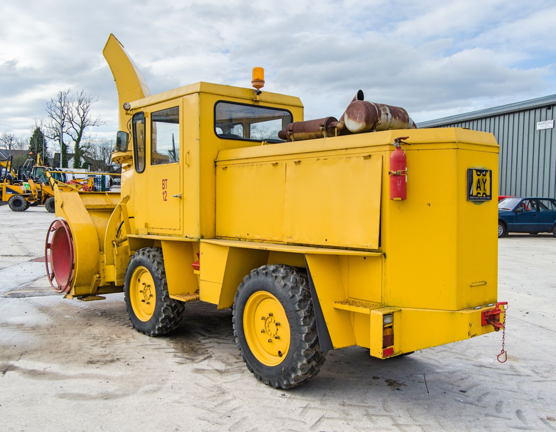 Rolba R400FA snow blower machine Year: 1984 S/N: 431 Recorded Hours: 320 - Image 4 of 17