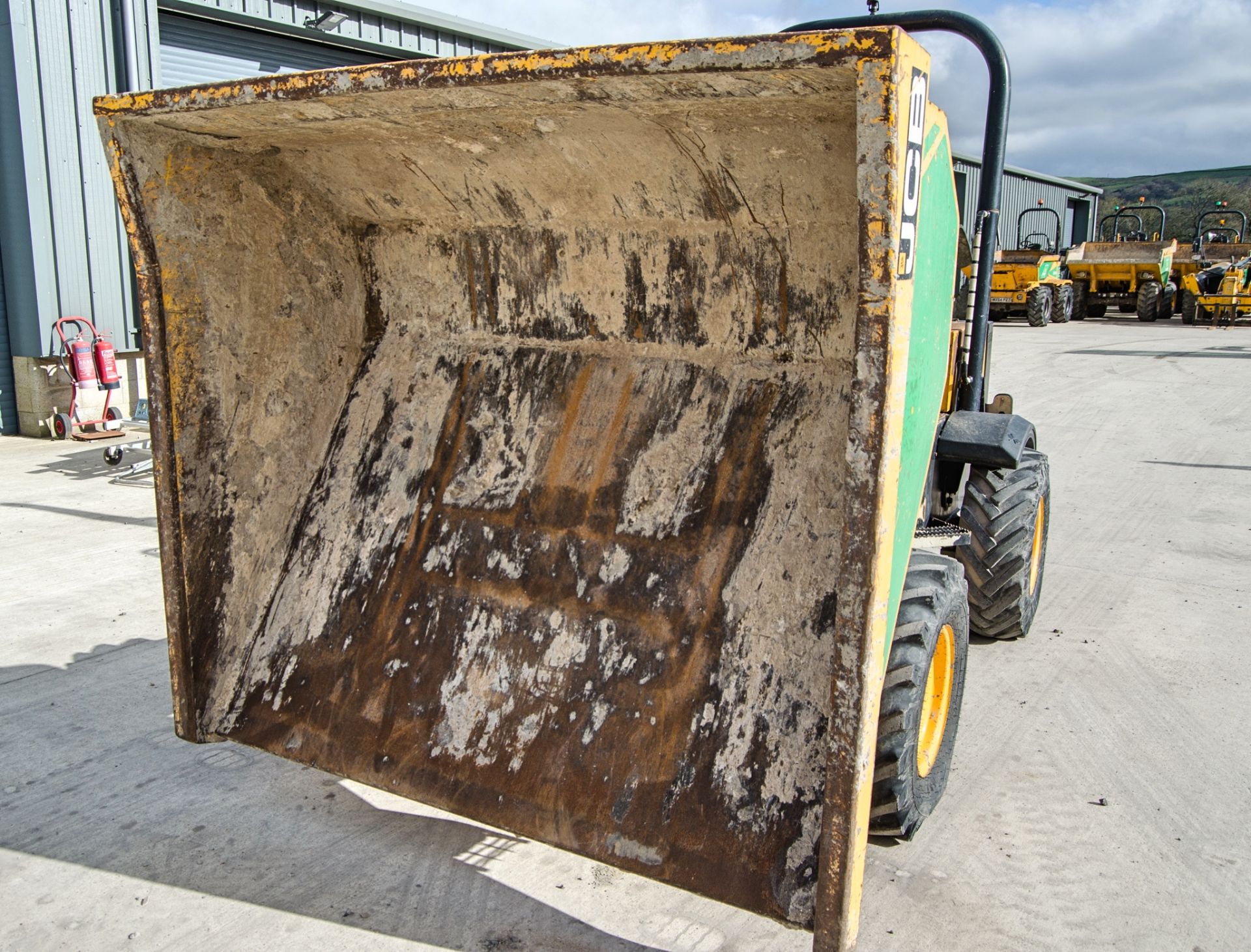 JCB 3 tonne straight skip dumper Year: 2015 S/N: EFFRE8360 Recorded Hours: Not displayed(Clock - Image 10 of 22