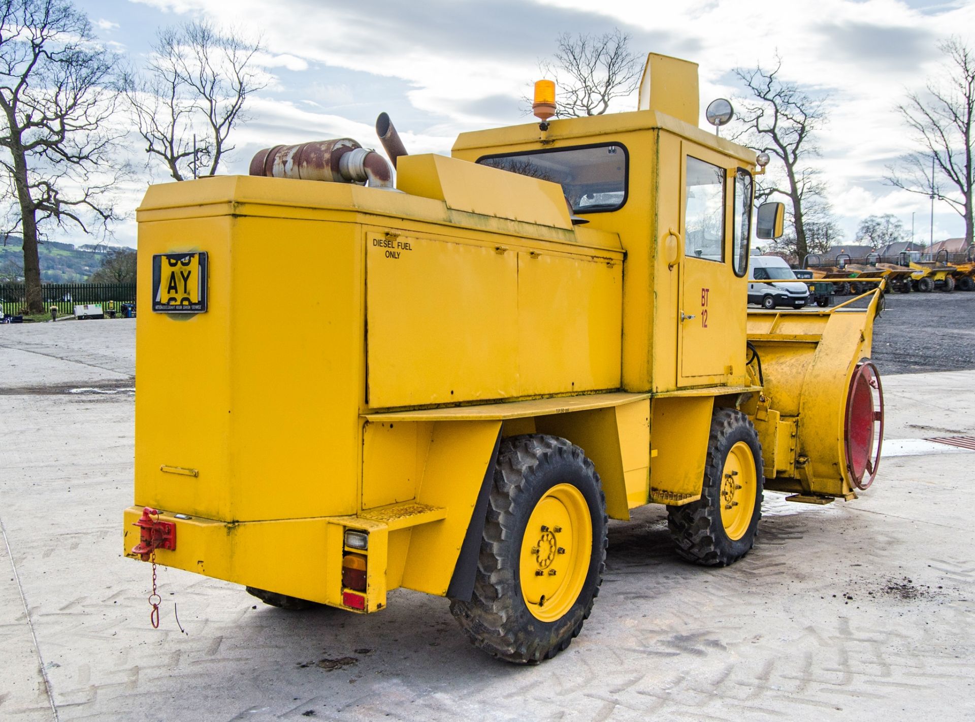 Rolba R400FA snow blower machine Year: 1984 S/N: 431 Recorded Hours: 320 - Image 3 of 17