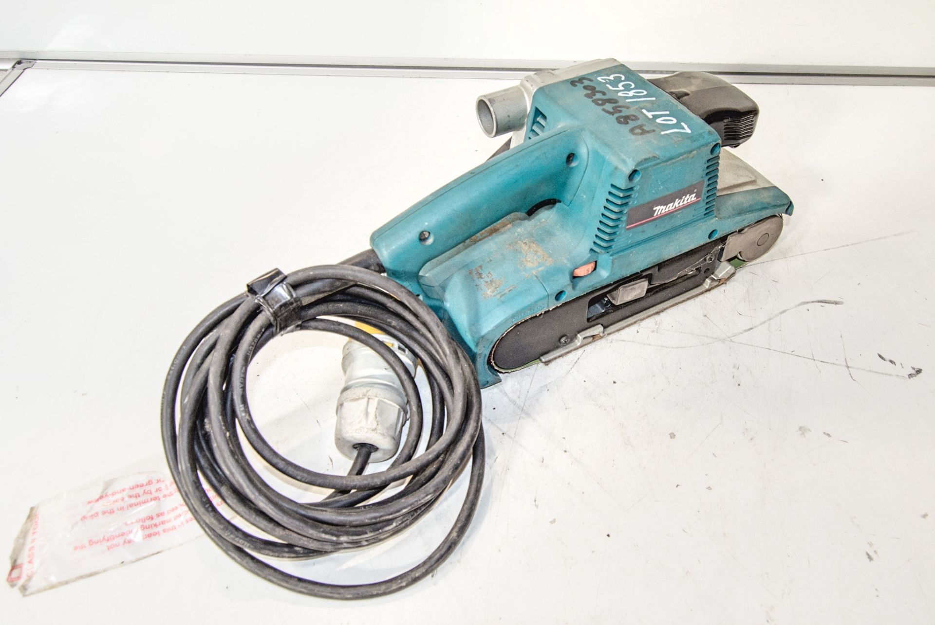 Makita 9404 110v belt sander A858303 - Image 2 of 2