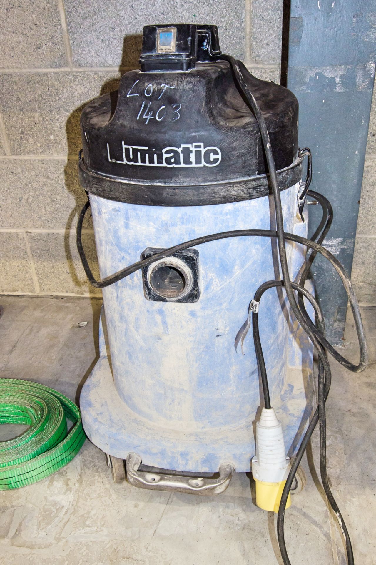 Numatic 110v vacuum cleaner