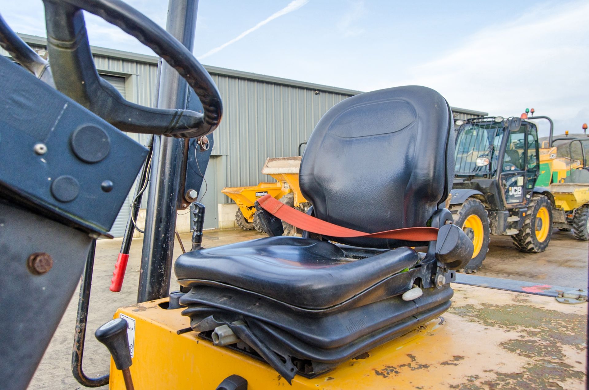 JCB 3 tonne swivel skip dumper Year: 2016 S/N: EGGRF9576 Recorded Hours: 1731 c/w V5C certificate - Image 16 of 21