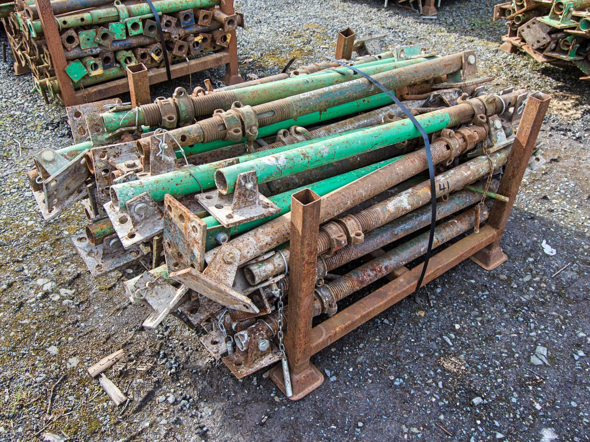 Stillage of adjustable steel props