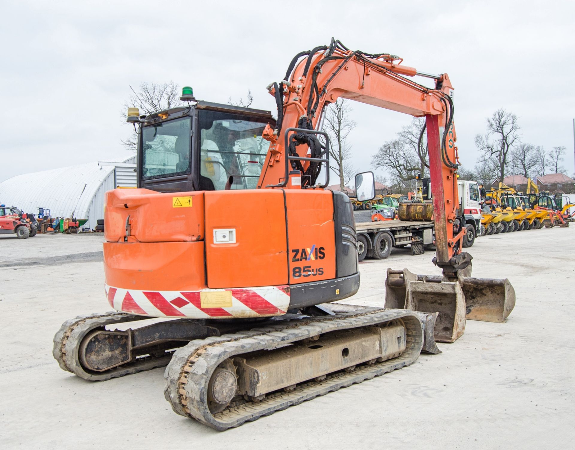 Hitachi ZX85US-5A 8.5 tonne rubber tracked excavator Year: 2017 S/N: 81309 Recorded Hours: 6113 - Image 3 of 28